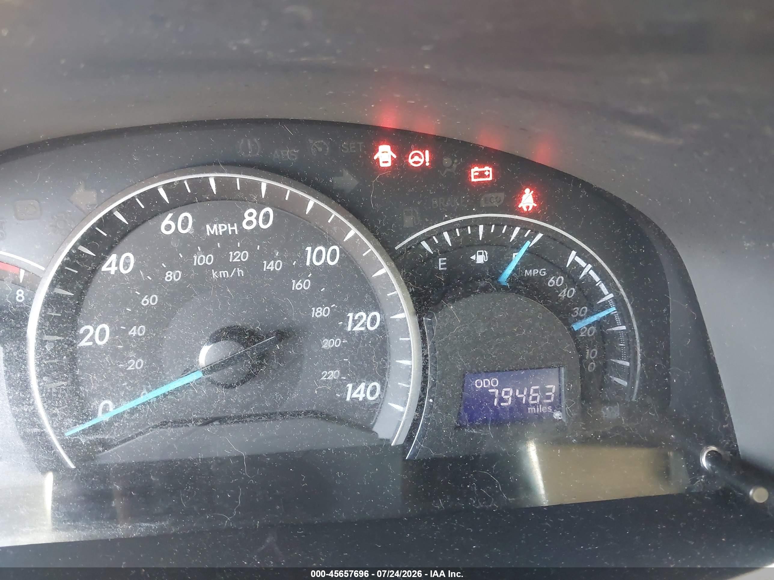 2013 Toyota Camry Le Золотой vin: 4T4BF1FKXDR336051