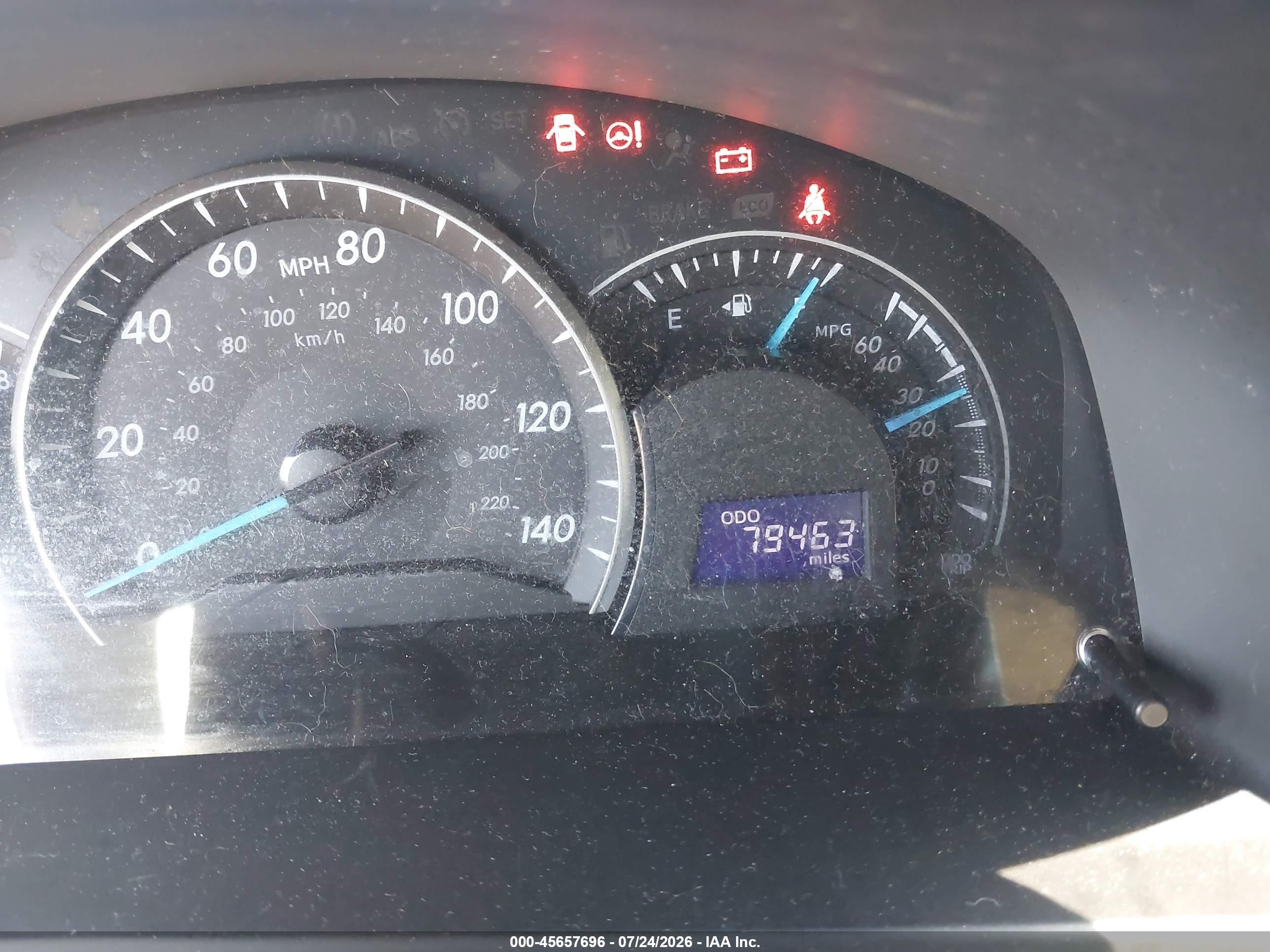 2013 Toyota Camry Le Золотой vin: 4T4BF1FKXDR336051