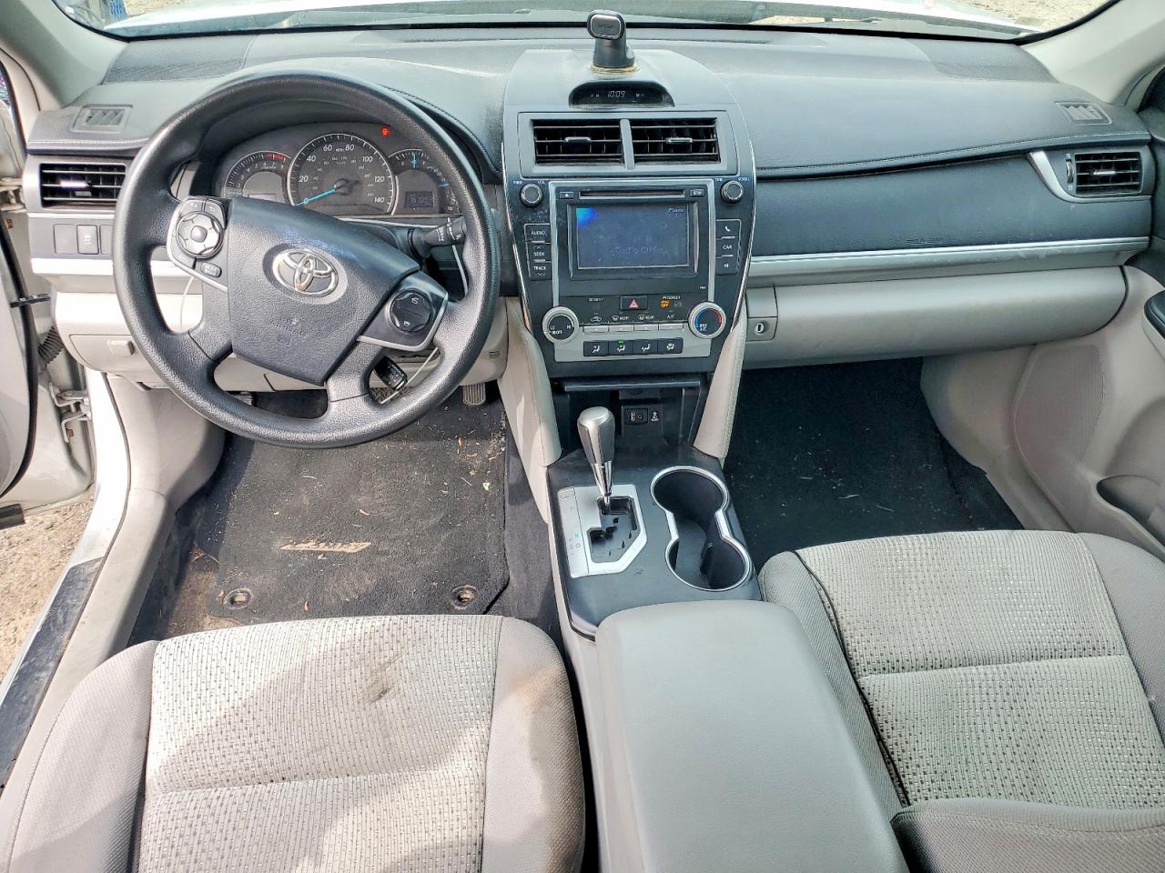 2014 Toyota Camry Le Silver vin: 4T4BF1FKXER351165