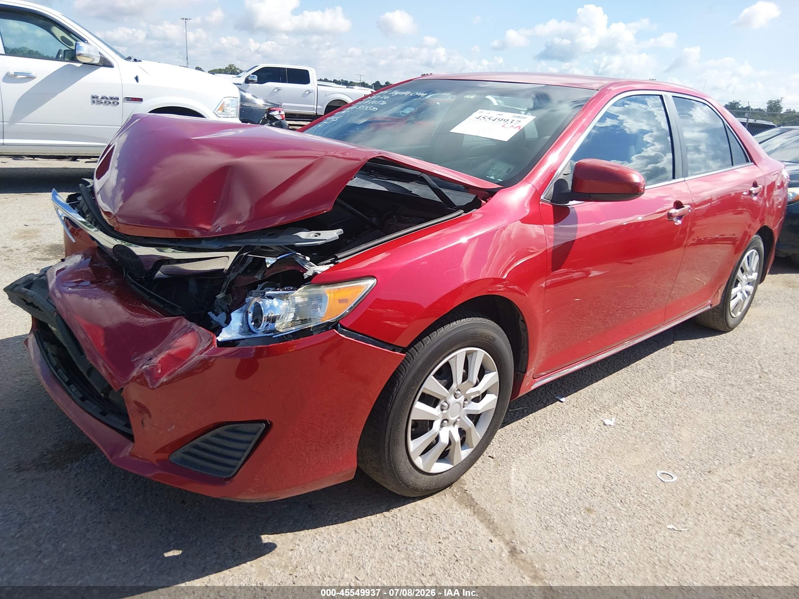 2014 Toyota Camry Le Red vin: 4T4BF1FKXER353580