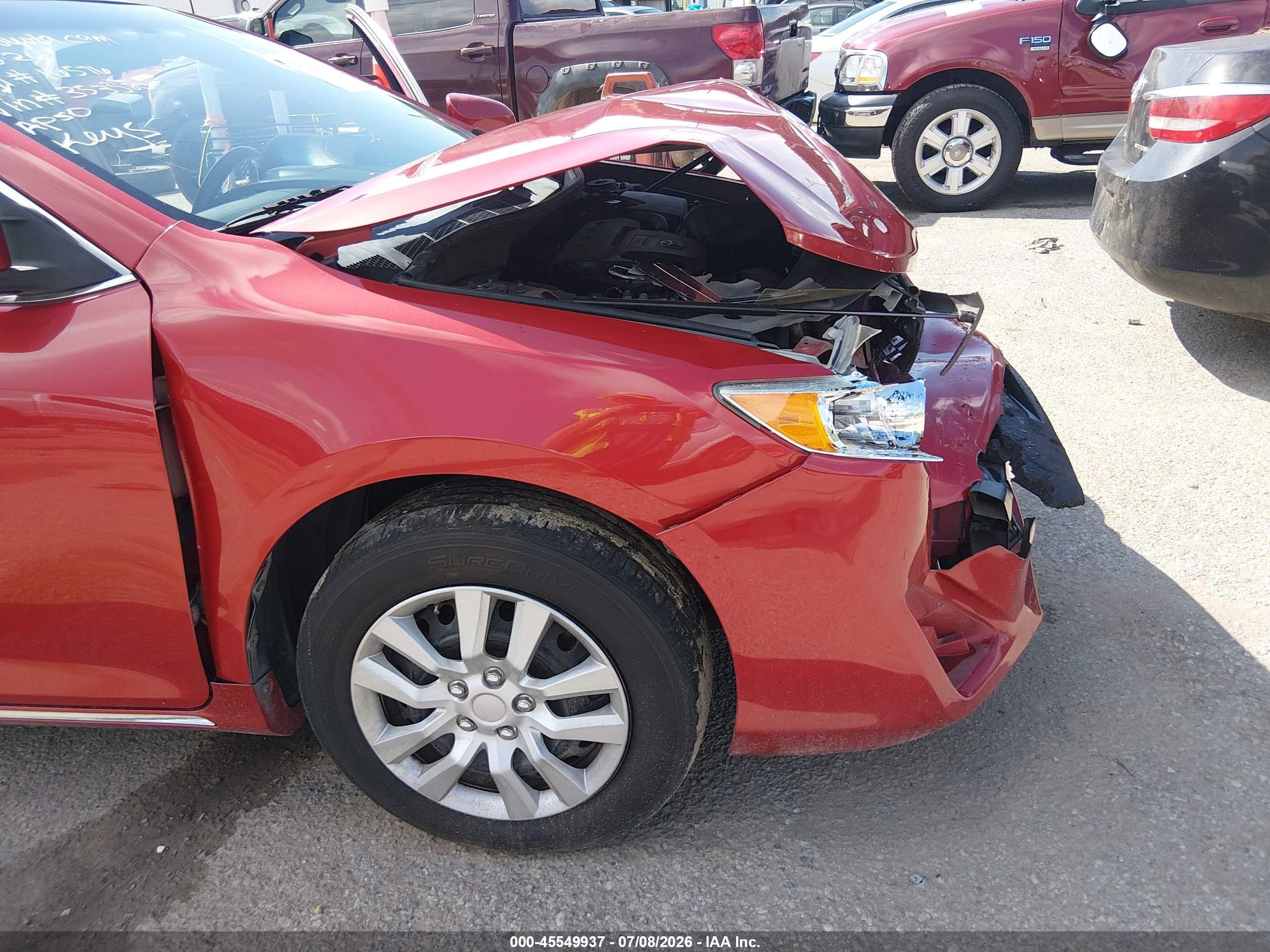 2014 Toyota Camry Le Red vin: 4T4BF1FKXER353580