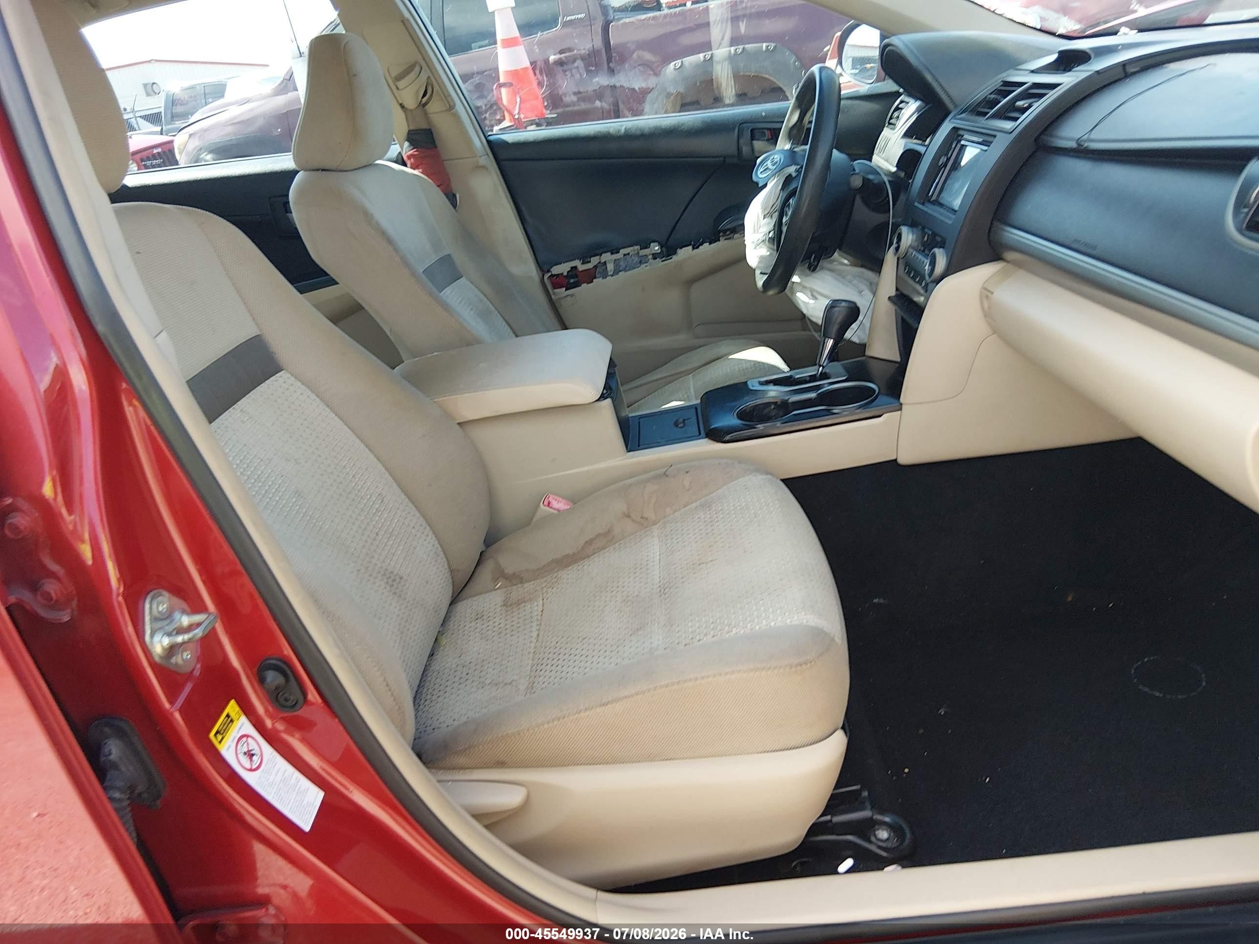 2014 Toyota Camry Le Red vin: 4T4BF1FKXER353580
