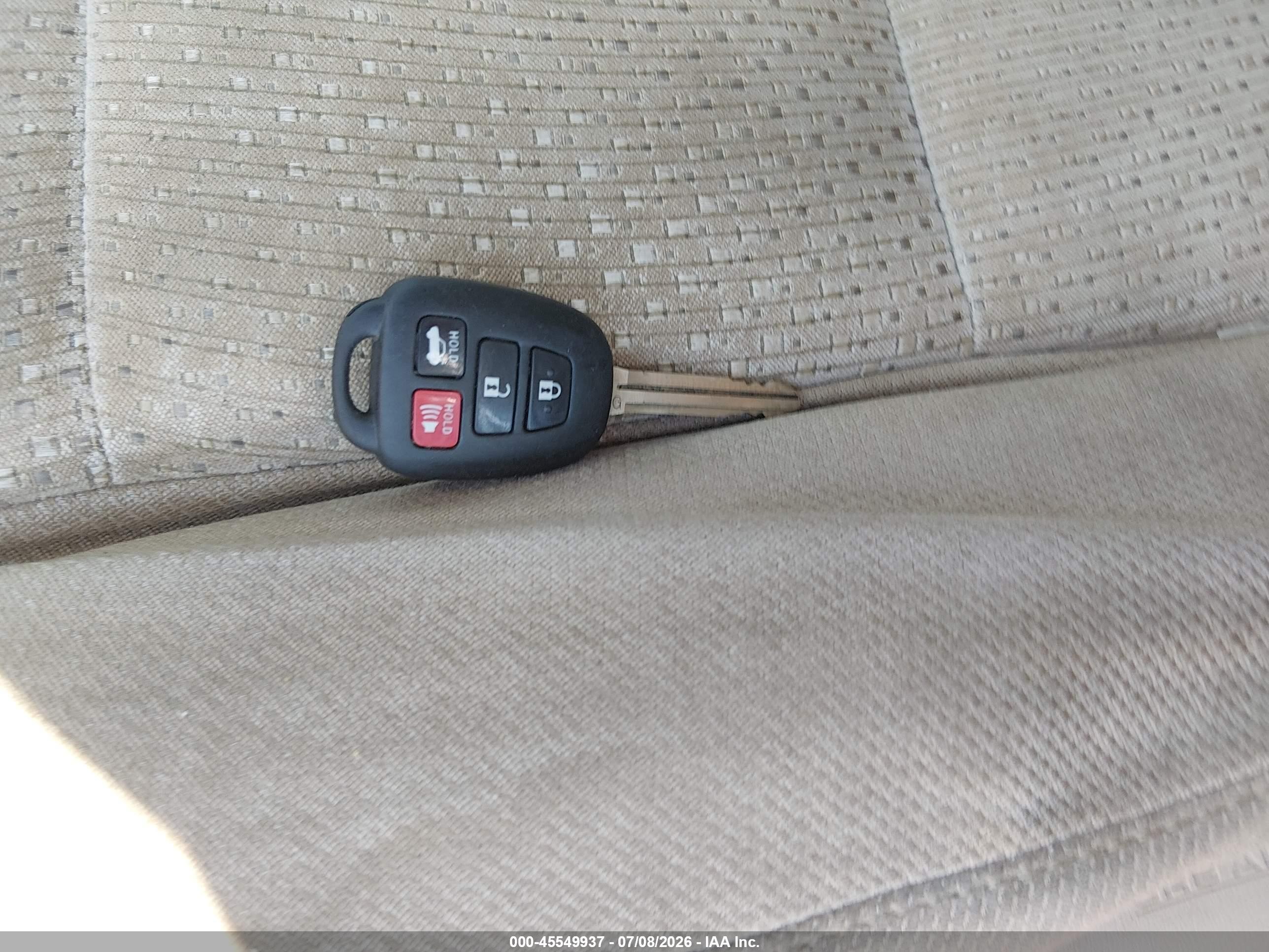 2014 Toyota Camry Le Red vin: 4T4BF1FKXER353580