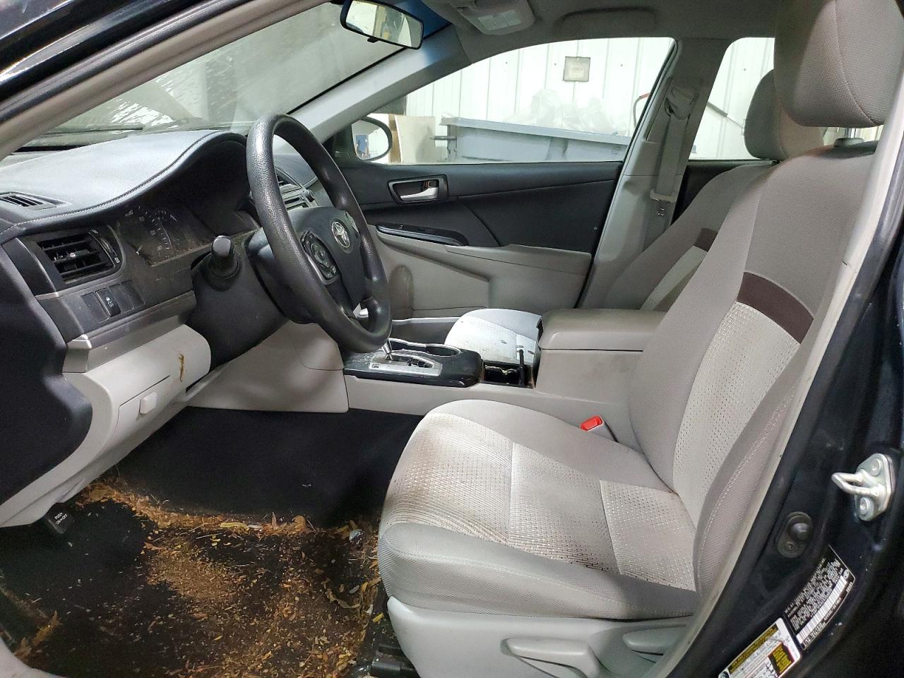 2014 Toyota Camry Le Blue vin: 4T4BF1FKXER358035