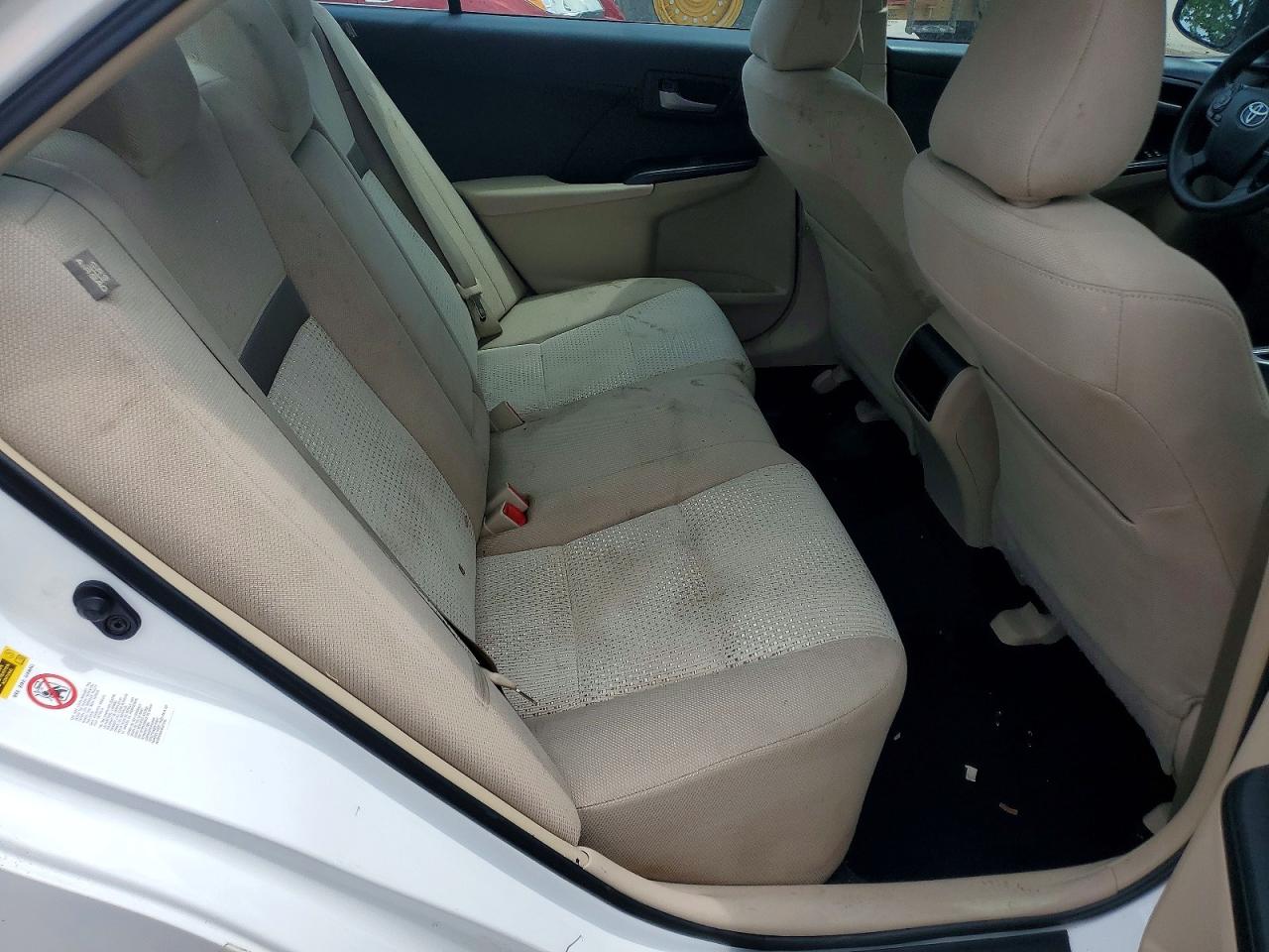 2014 Toyota Camry Le White vin: 4T4BF1FKXER361128