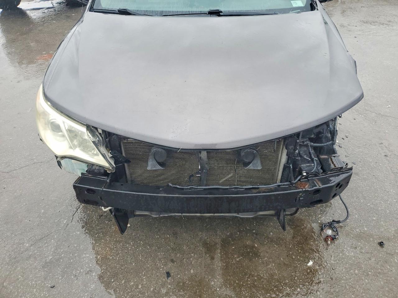 2014 Toyota Camry Le Gray vin: 4T4BF1FKXER375336
