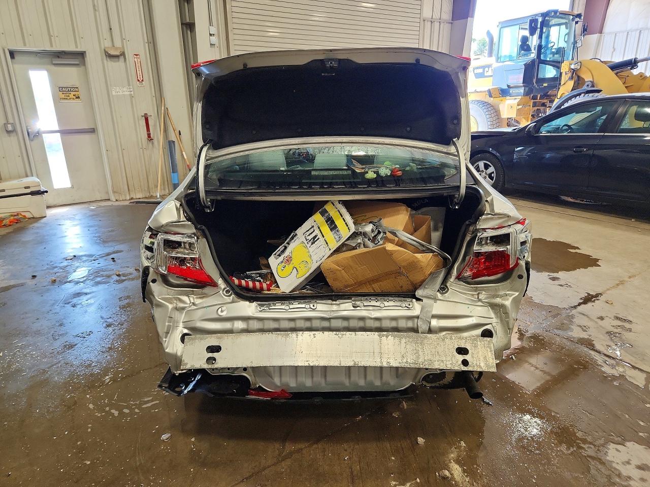 2014 Toyota Camry Le Silver vin: 4T4BF1FKXER380147