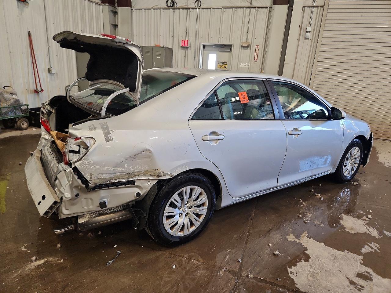 2014 Toyota Camry Le Silver vin: 4T4BF1FKXER380147