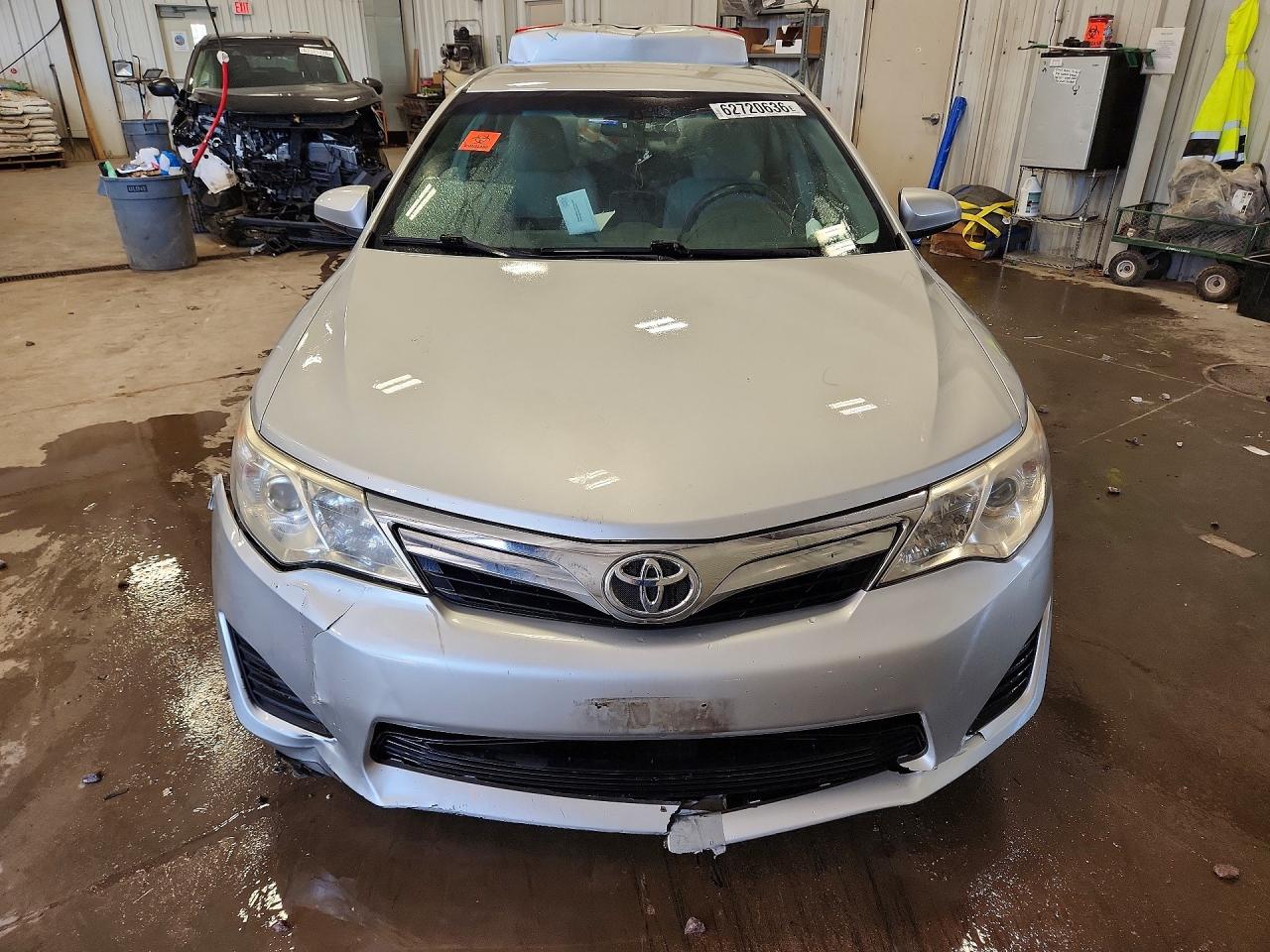 2014 Toyota Camry Le Silver vin: 4T4BF1FKXER380147