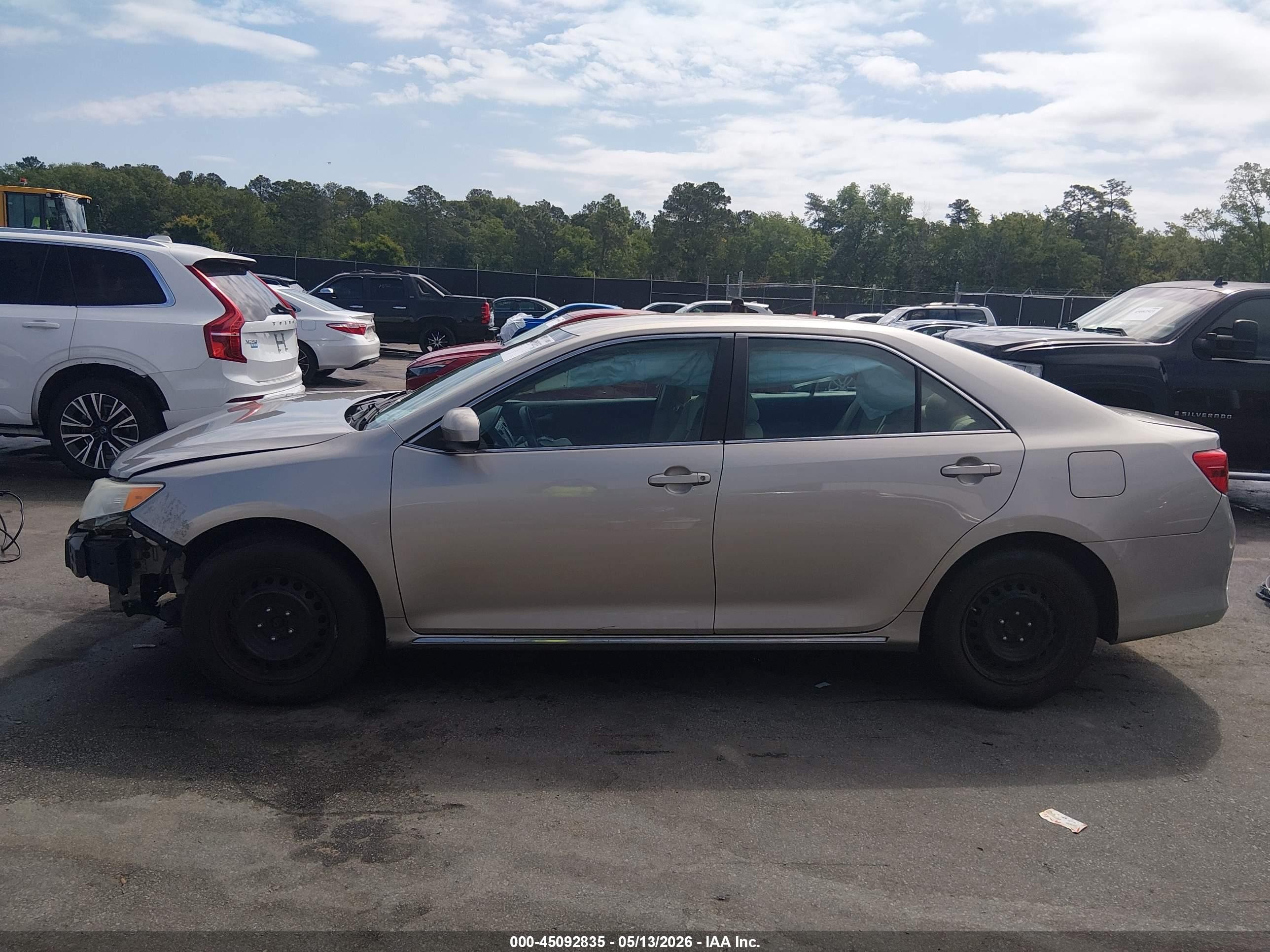 2014 Toyota Camry Le Tan vin: 4T4BF1FKXER387857