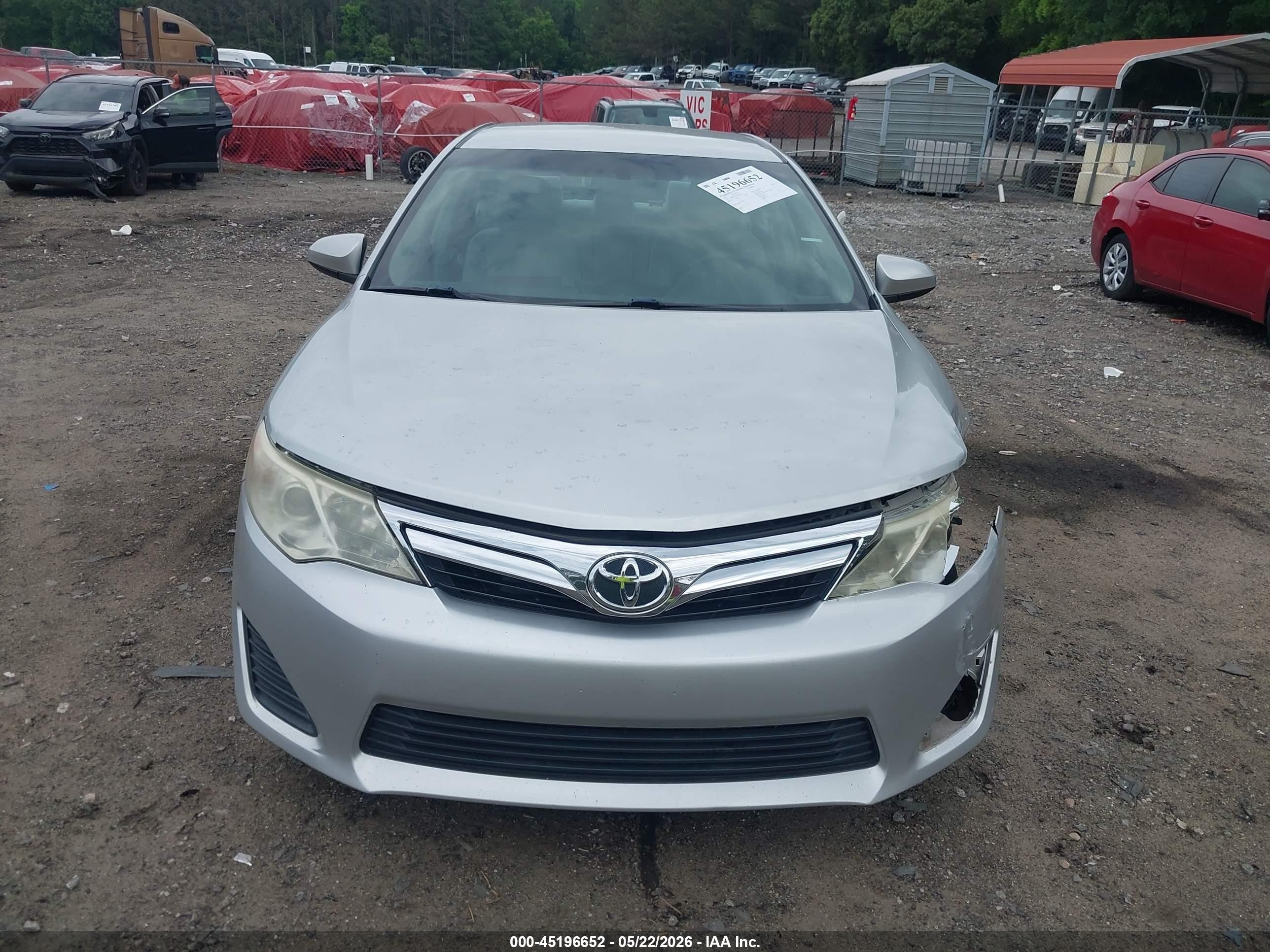 2014 Toyota Camry Le Серебряный vin: 4T4BF1FKXER396364