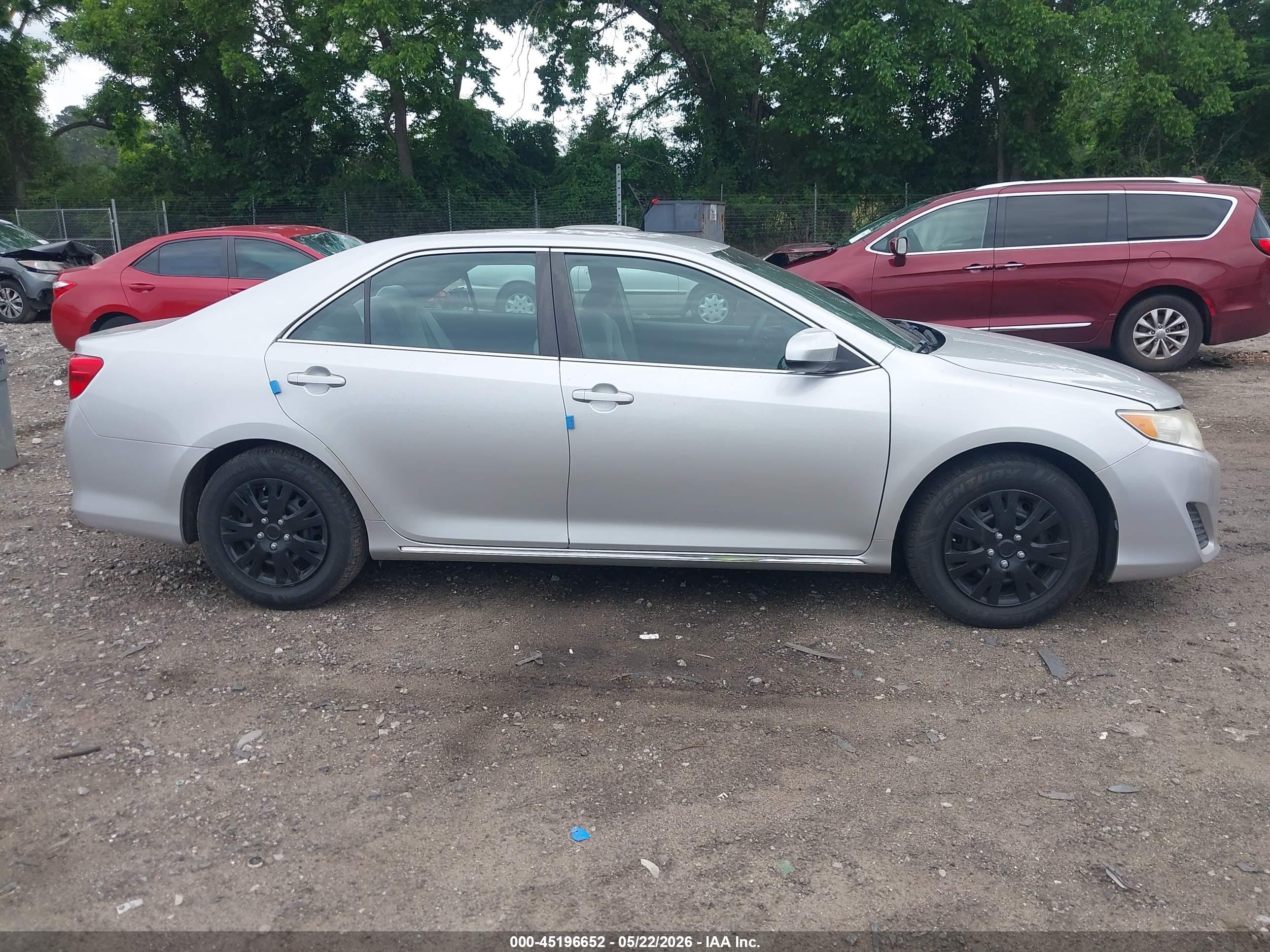 2014 Toyota Camry Le Серебряный vin: 4T4BF1FKXER396364