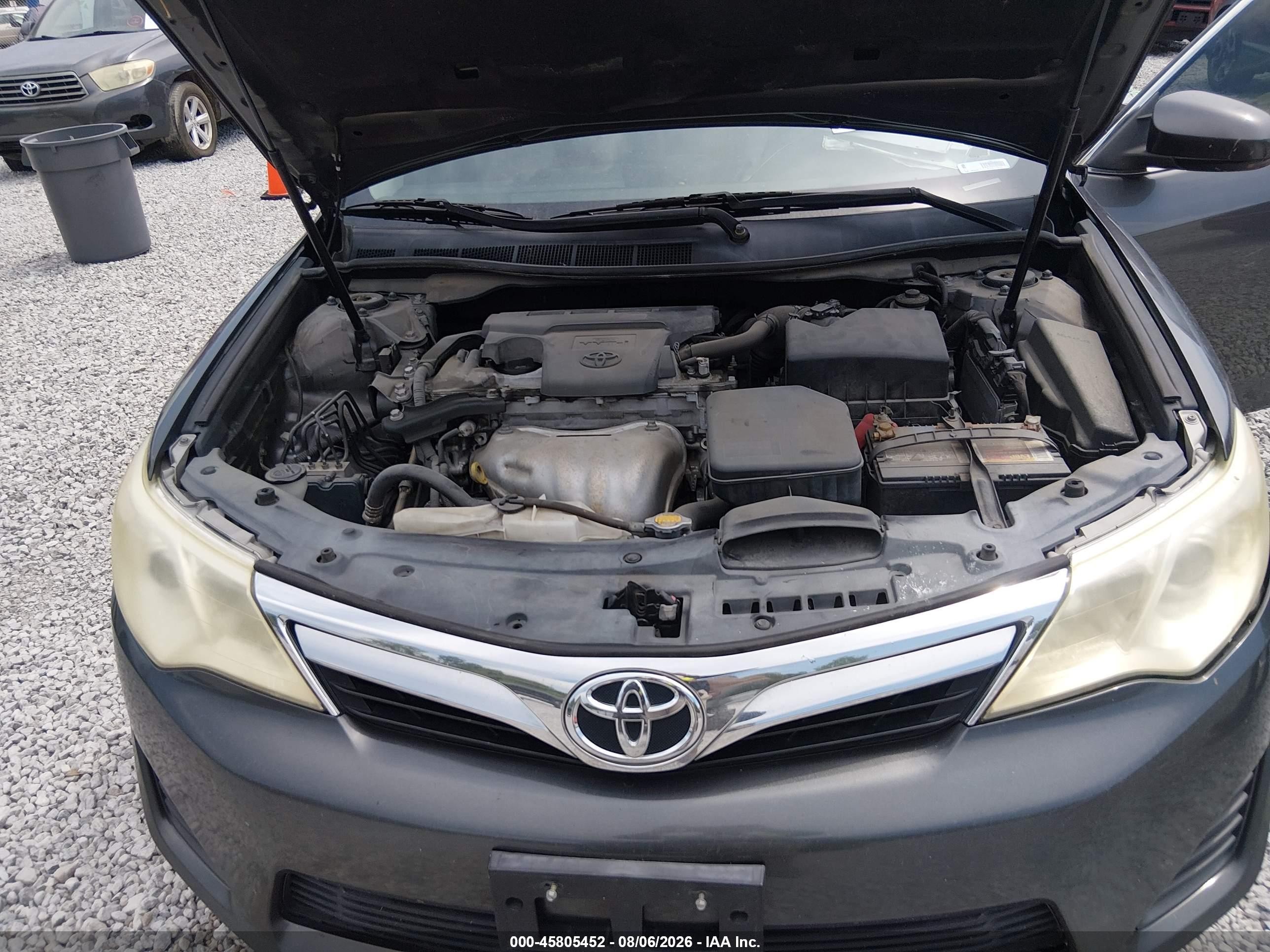 2014 Toyota Camry Le Gray vin: 4T4BF1FKXER406035