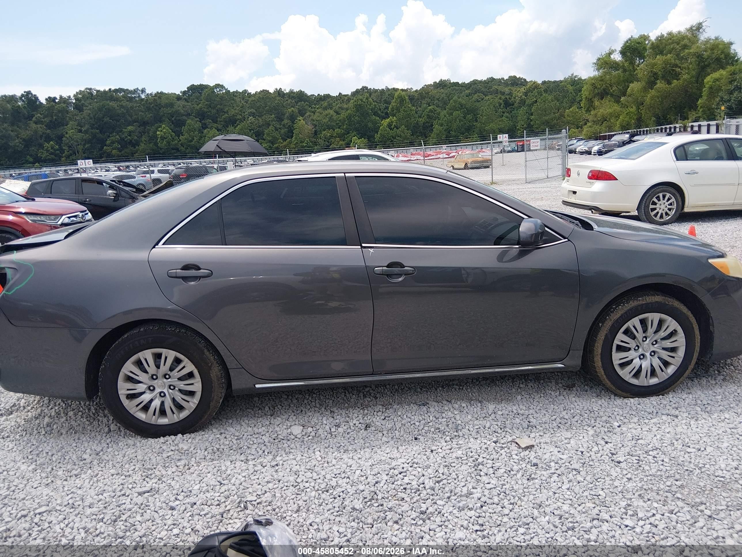 2014 Toyota Camry Le Gray vin: 4T4BF1FKXER406035