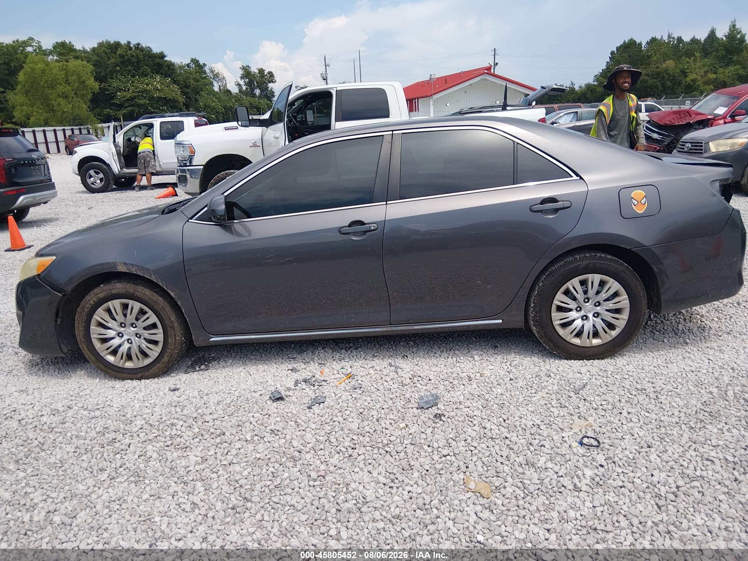 2014 Toyota Camry Le Gray vin: 4T4BF1FKXER406035