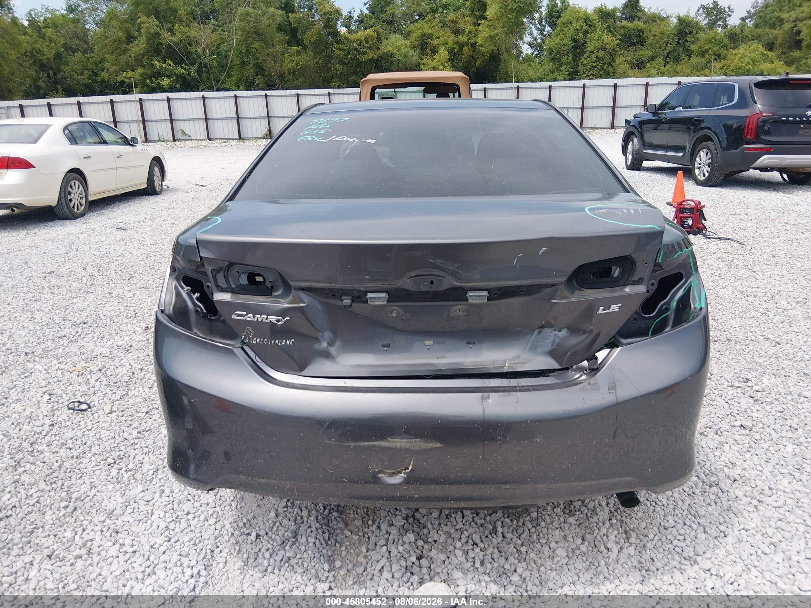 2014 Toyota Camry Le Gray vin: 4T4BF1FKXER406035