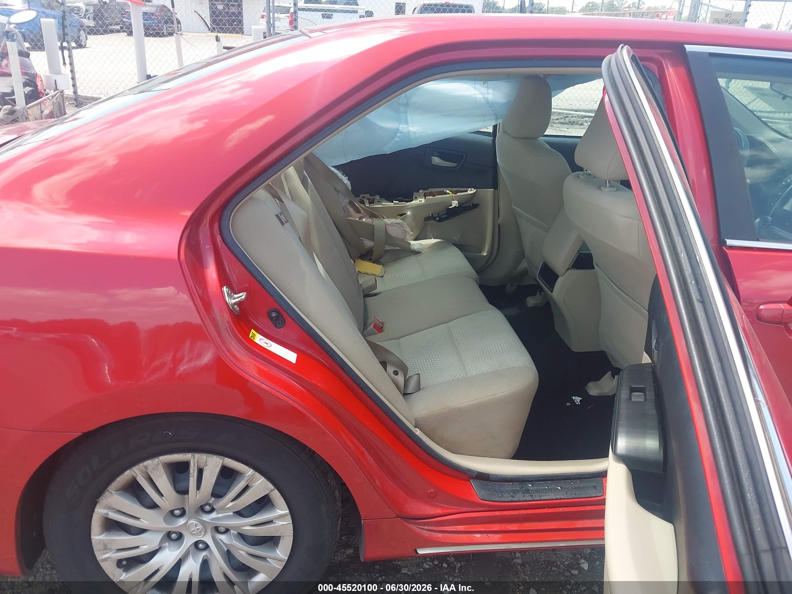 2014 Toyota Camry Le Red vin: 4T4BF1FKXER411056