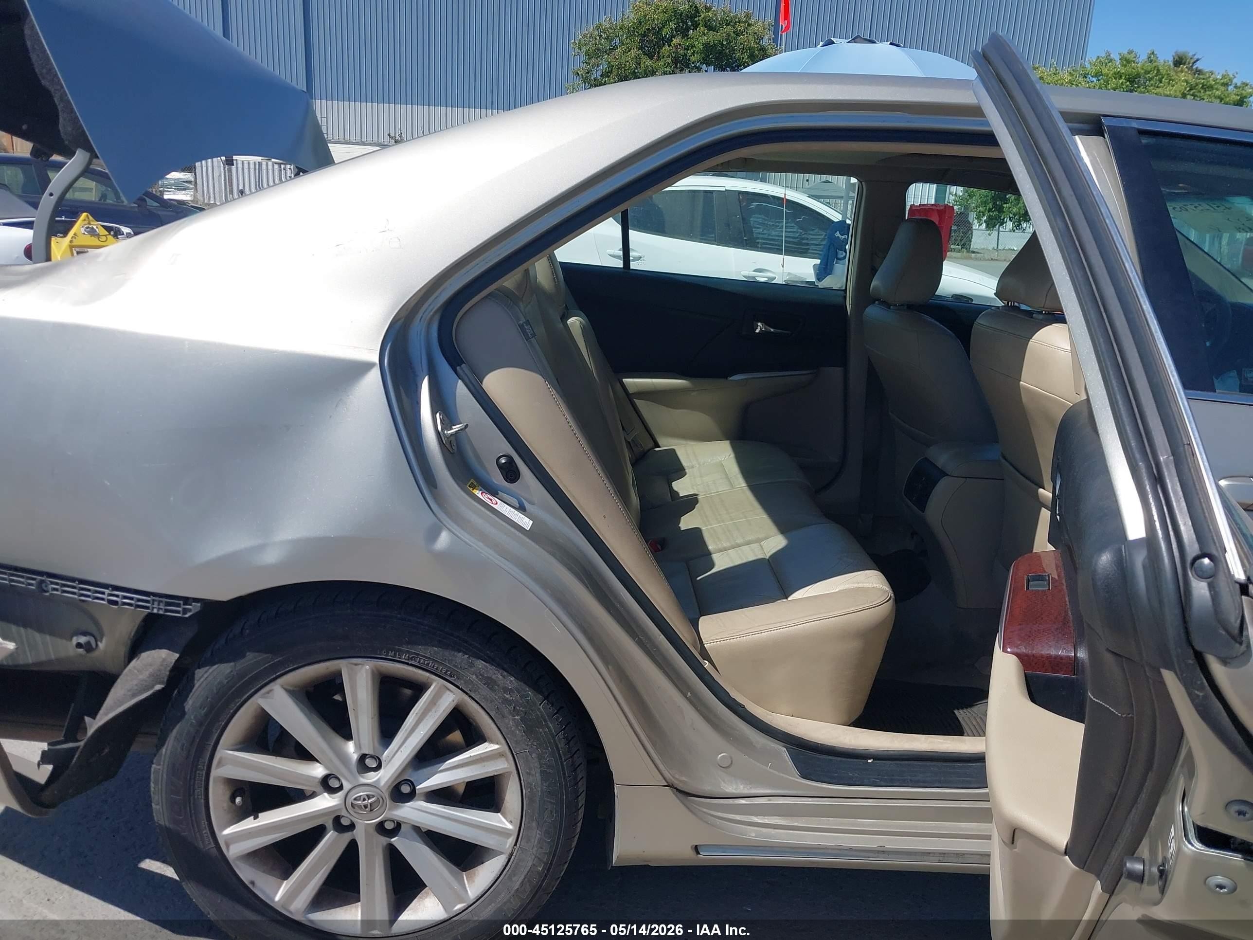 2014 Toyota Camry Xle Золотой vin: 4T4BF1FKXER431114