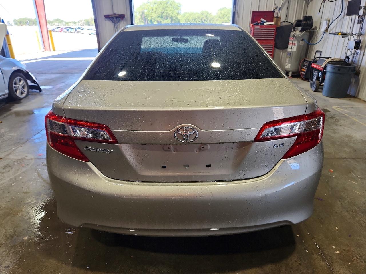 2014 Toyota Camry Le Beige vin: 4T4BF1FKXER437737
