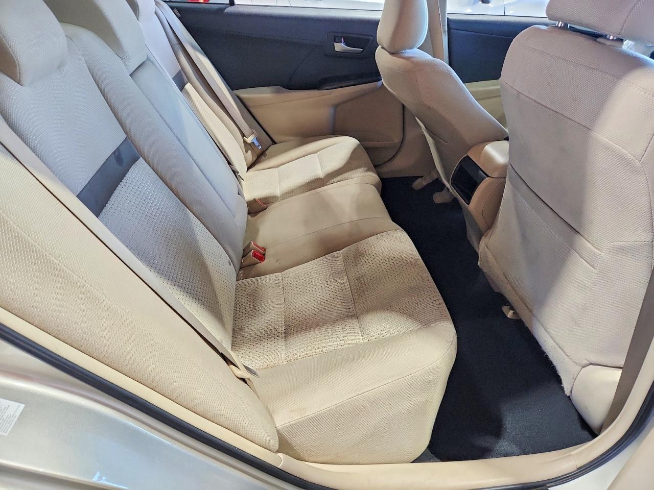 2014 Toyota Camry Le Beige vin: 4T4BF1FKXER437737