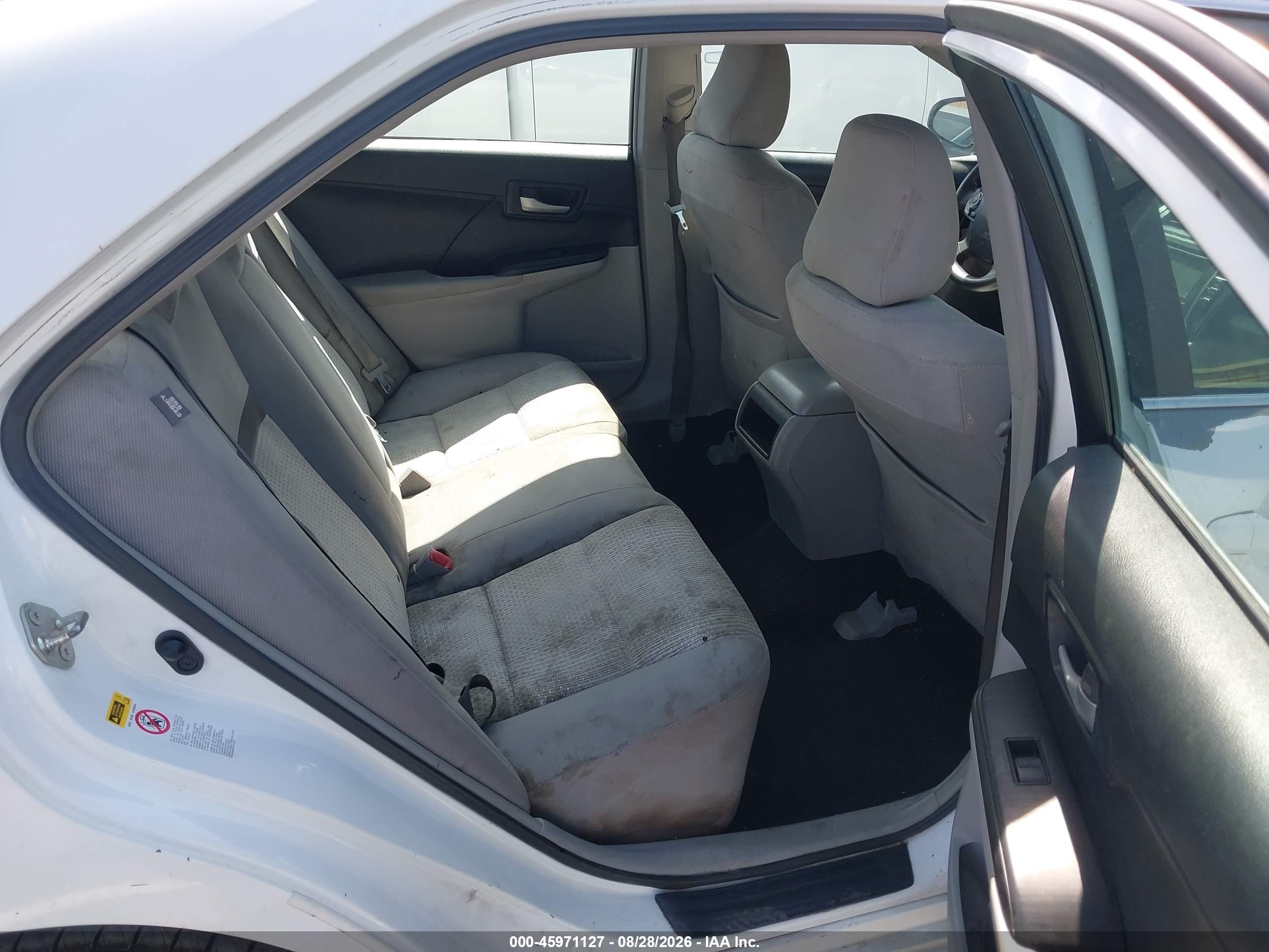 2014 Toyota Camry Le White vin: 4T4BF1FKXER439763