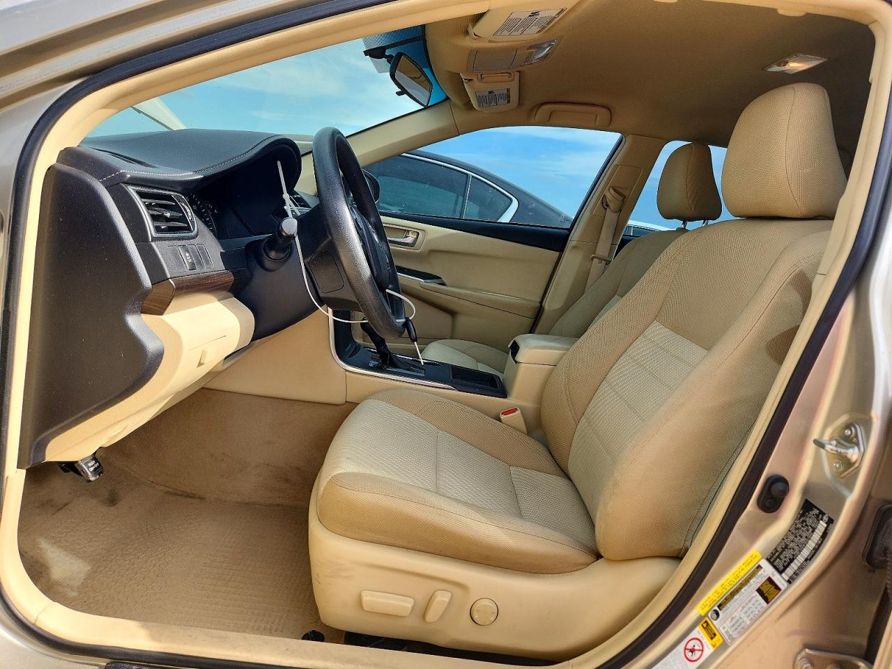 2015 Toyota Camry Le Beige vin: 4T4BF1FKXFR451042