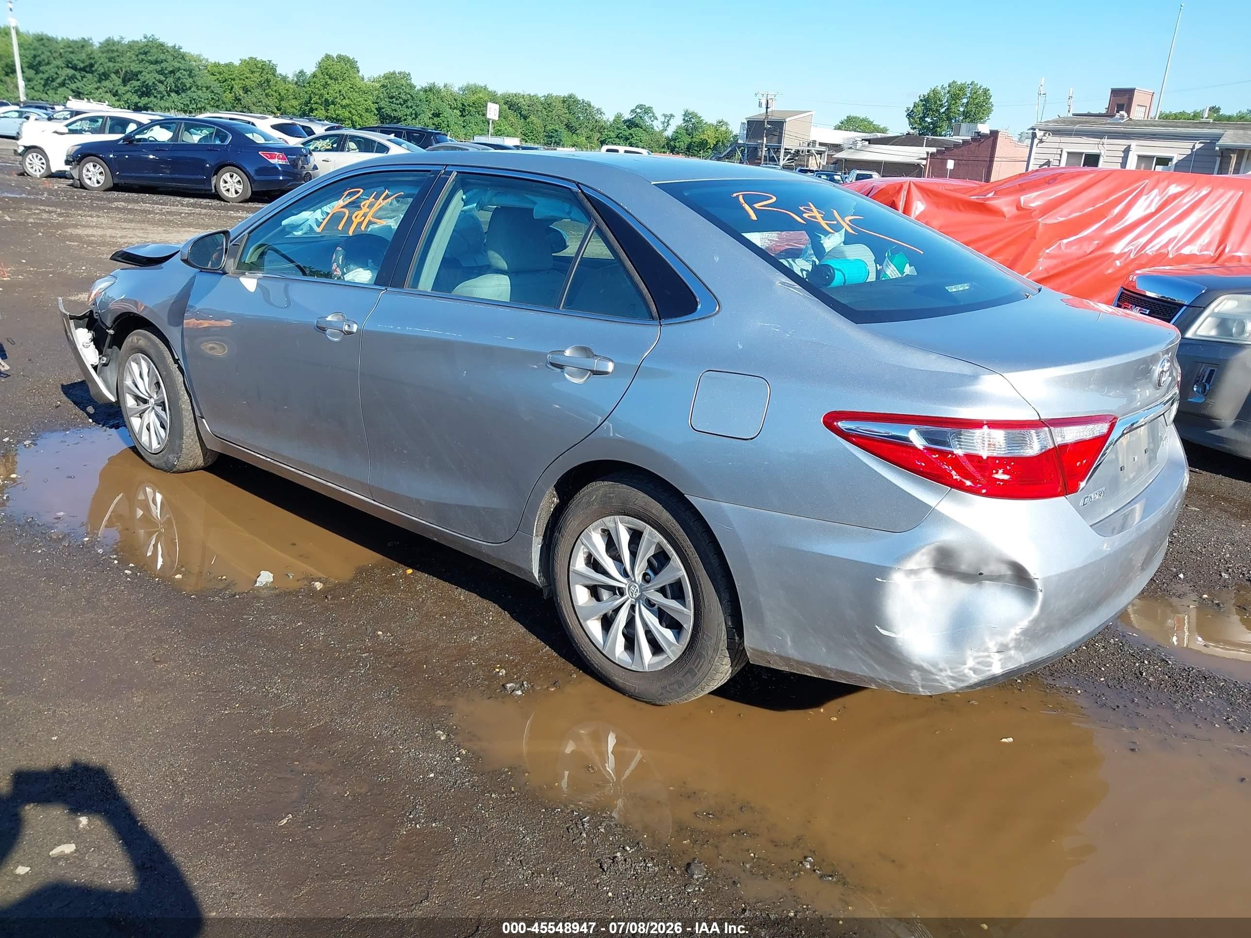 2015 Toyota Camry Le Silver vin: 4T4BF1FKXFR469444