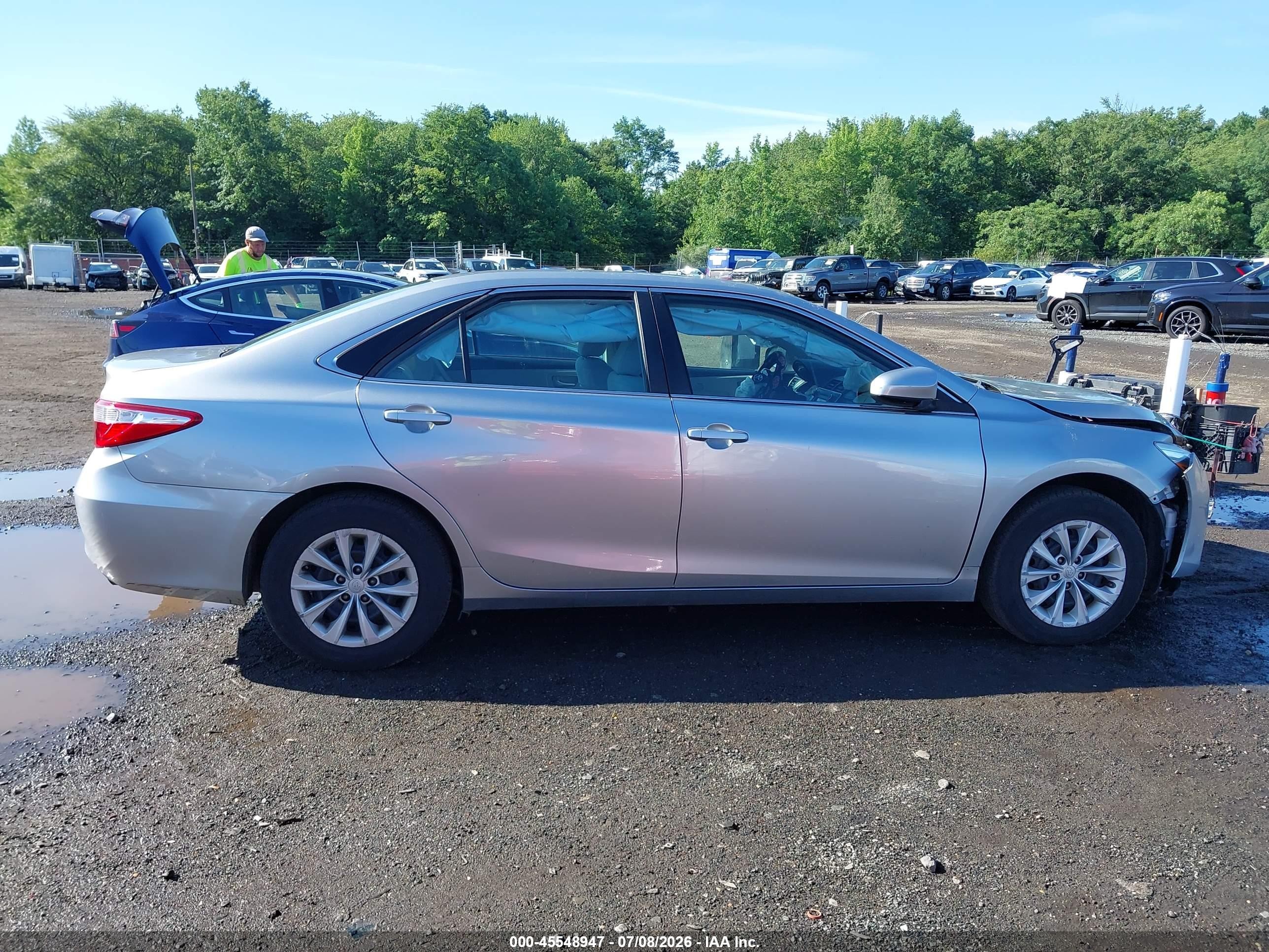 2015 Toyota Camry Le Silver vin: 4T4BF1FKXFR469444