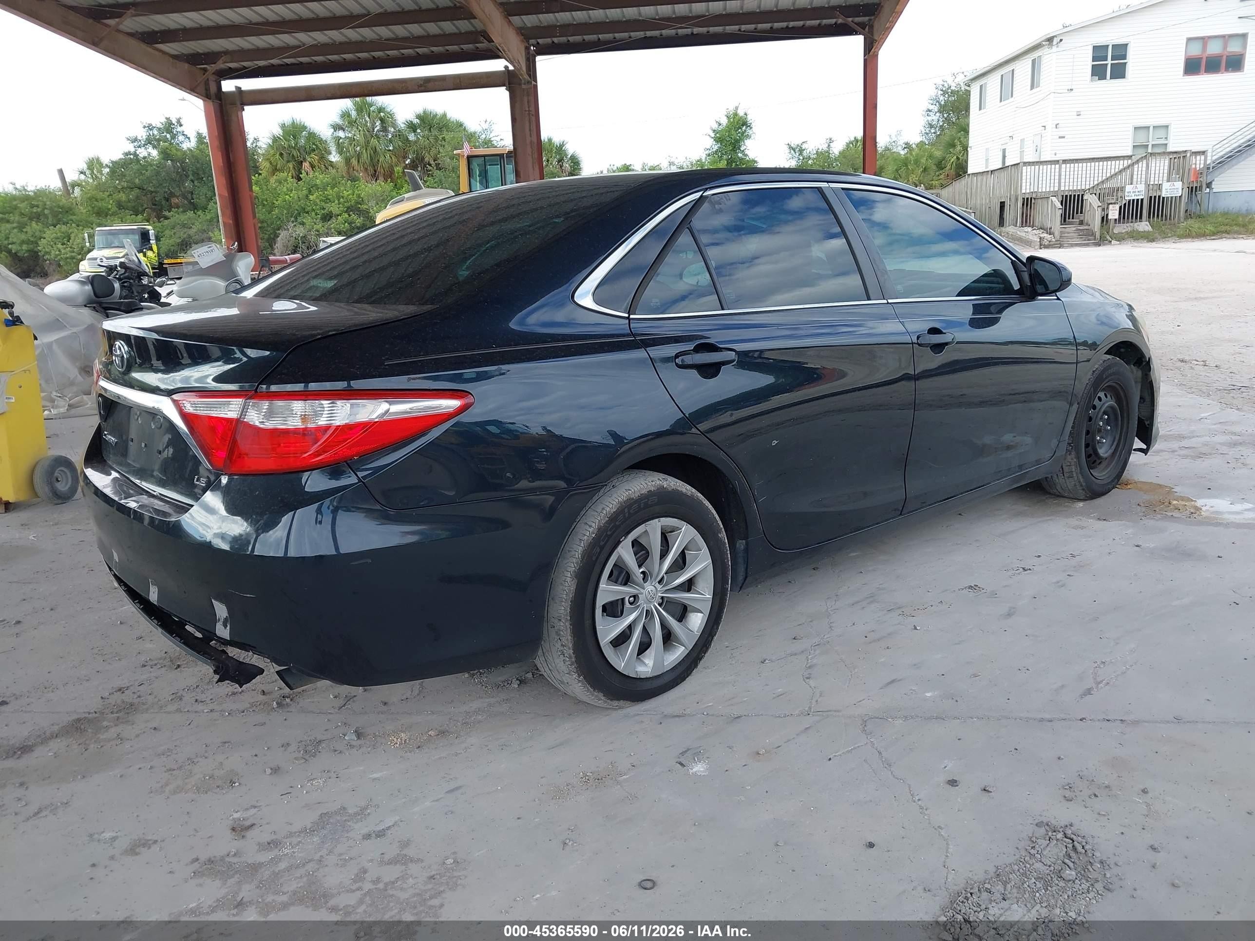 2015 Toyota Camry Le Dark Blue vin: 4T4BF1FKXFR471310