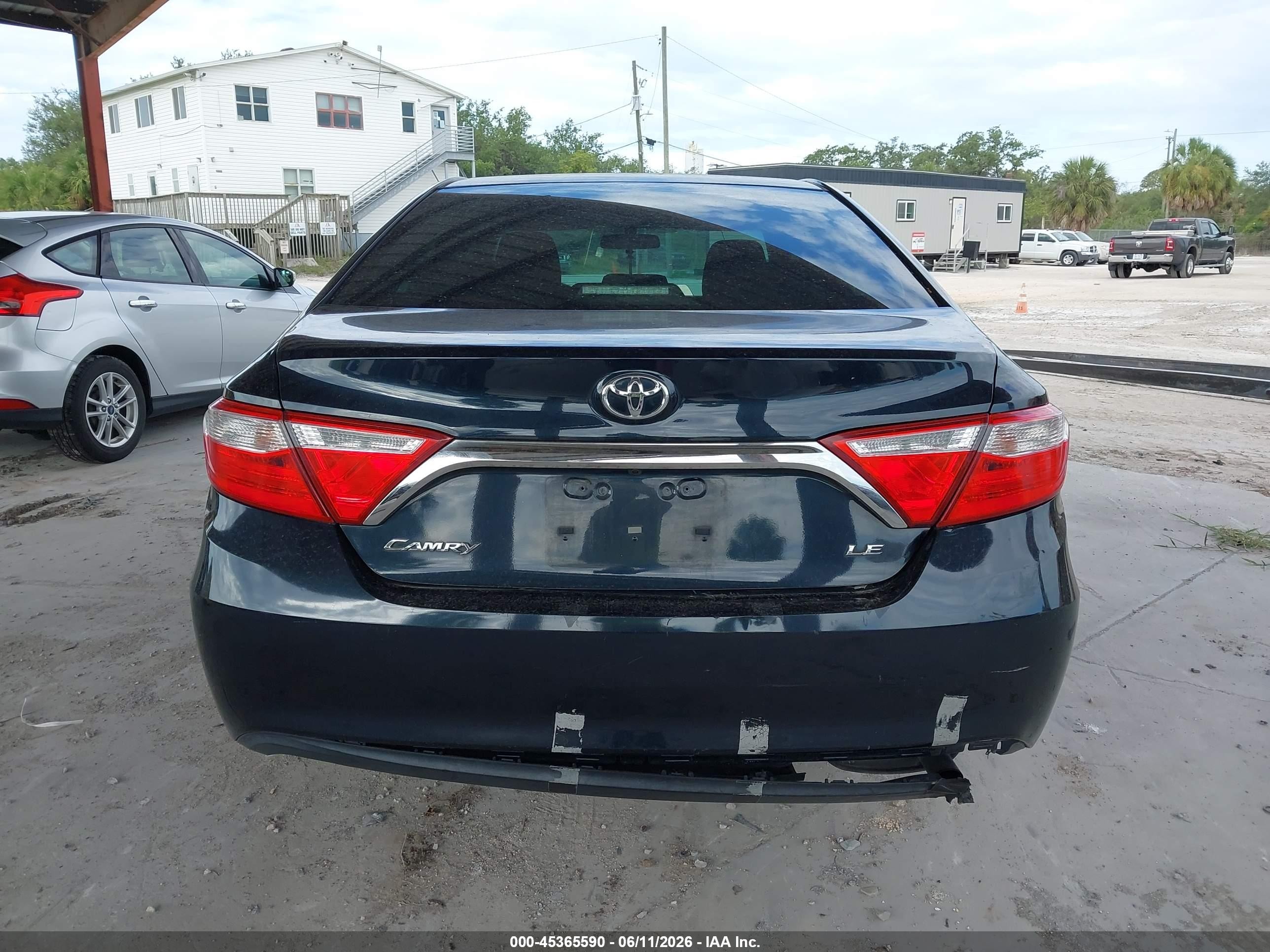 2015 Toyota Camry Le Dark Blue vin: 4T4BF1FKXFR471310