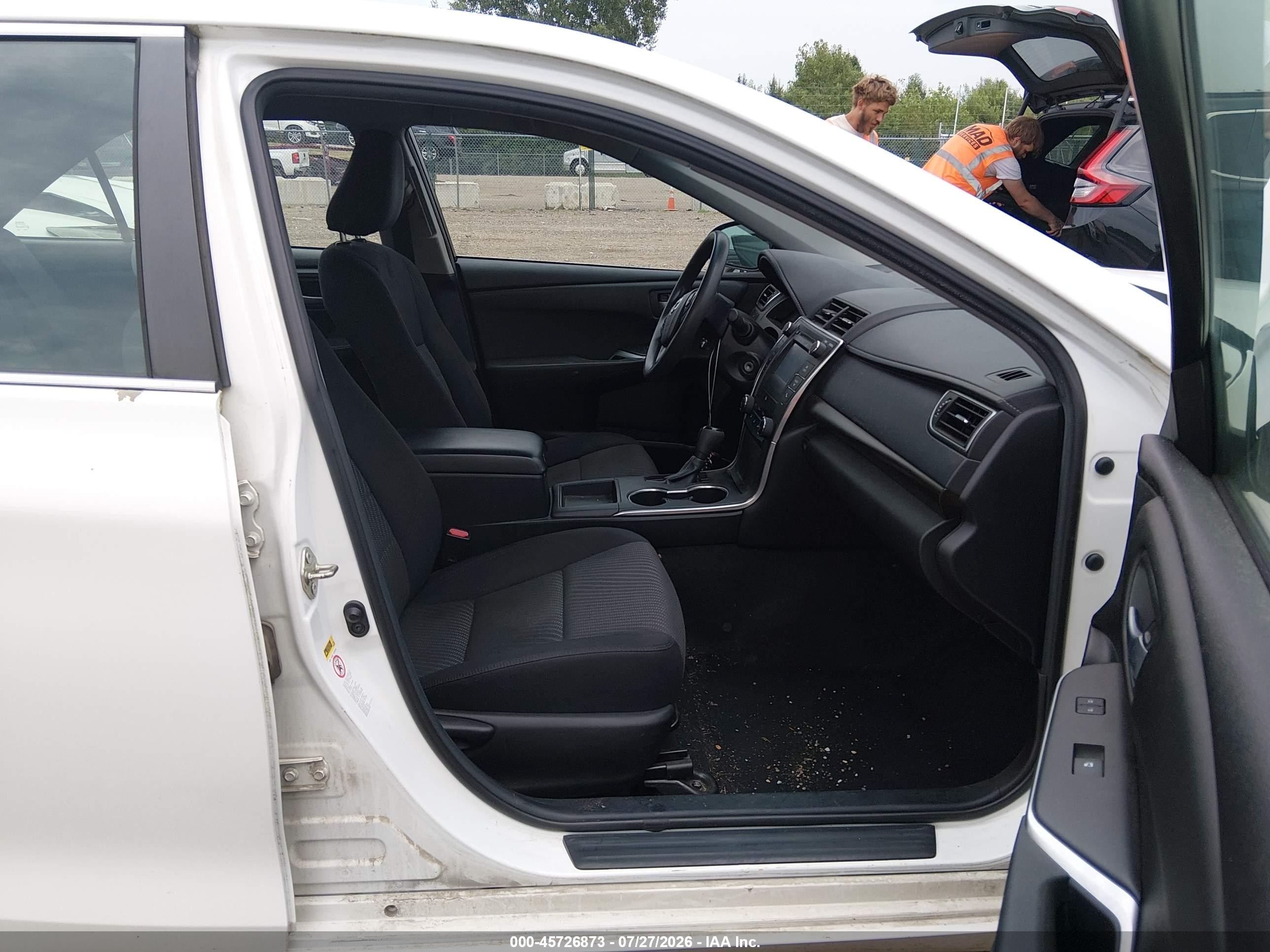 2015 Toyota Camry Le White vin: 4T4BF1FKXFR473235