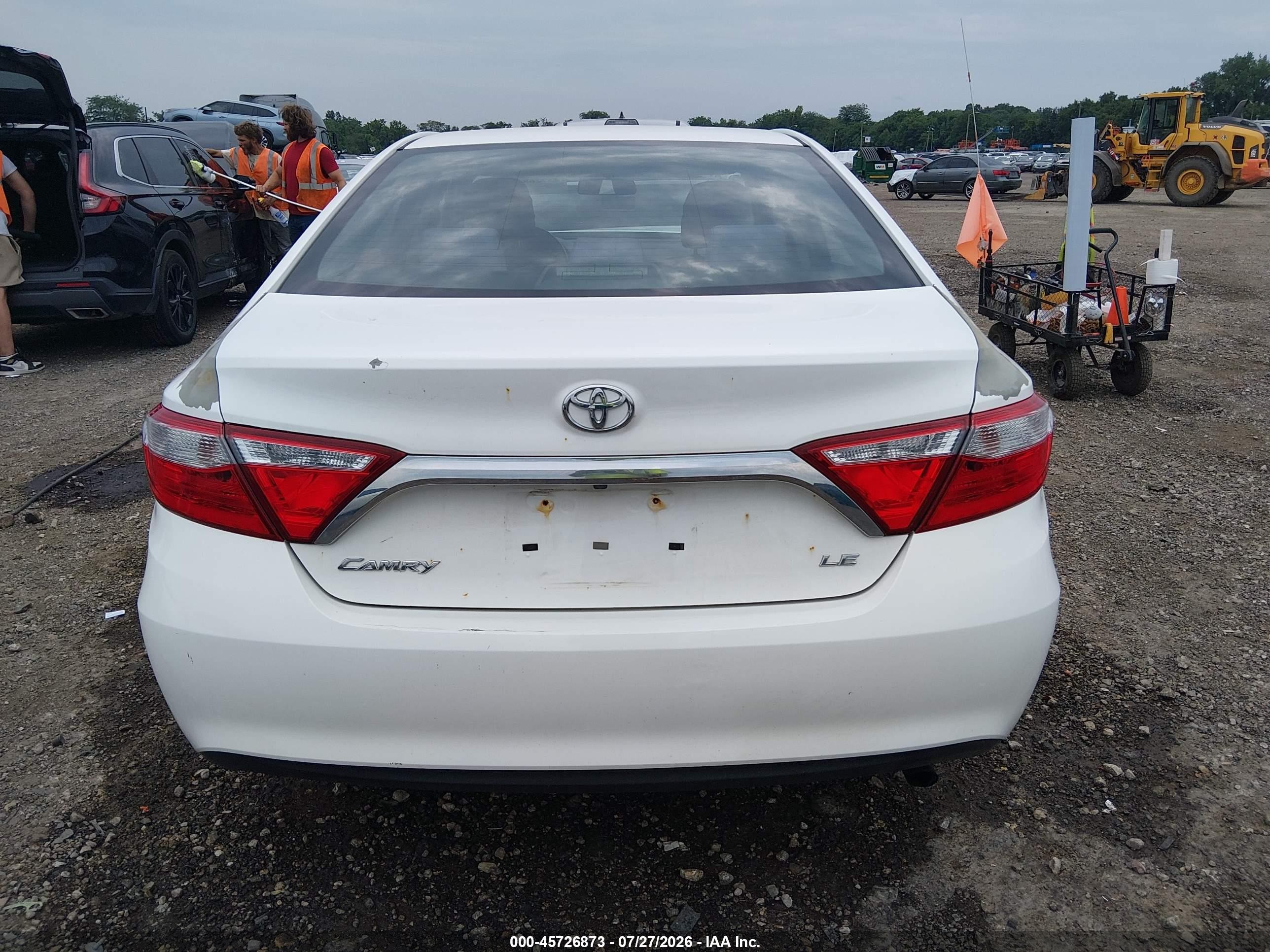 2015 Toyota Camry Le White vin: 4T4BF1FKXFR473235