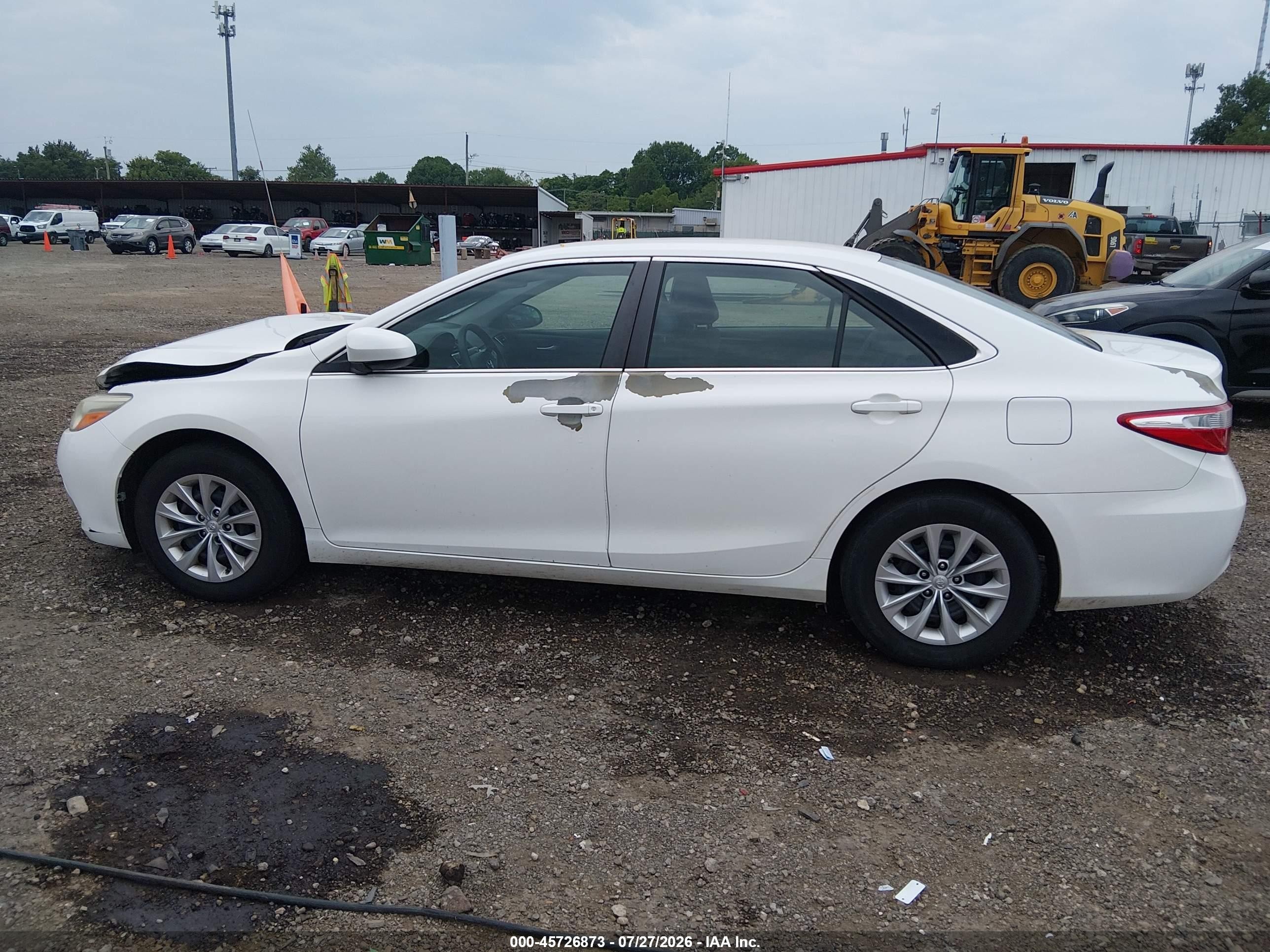 2015 Toyota Camry Le White vin: 4T4BF1FKXFR473235