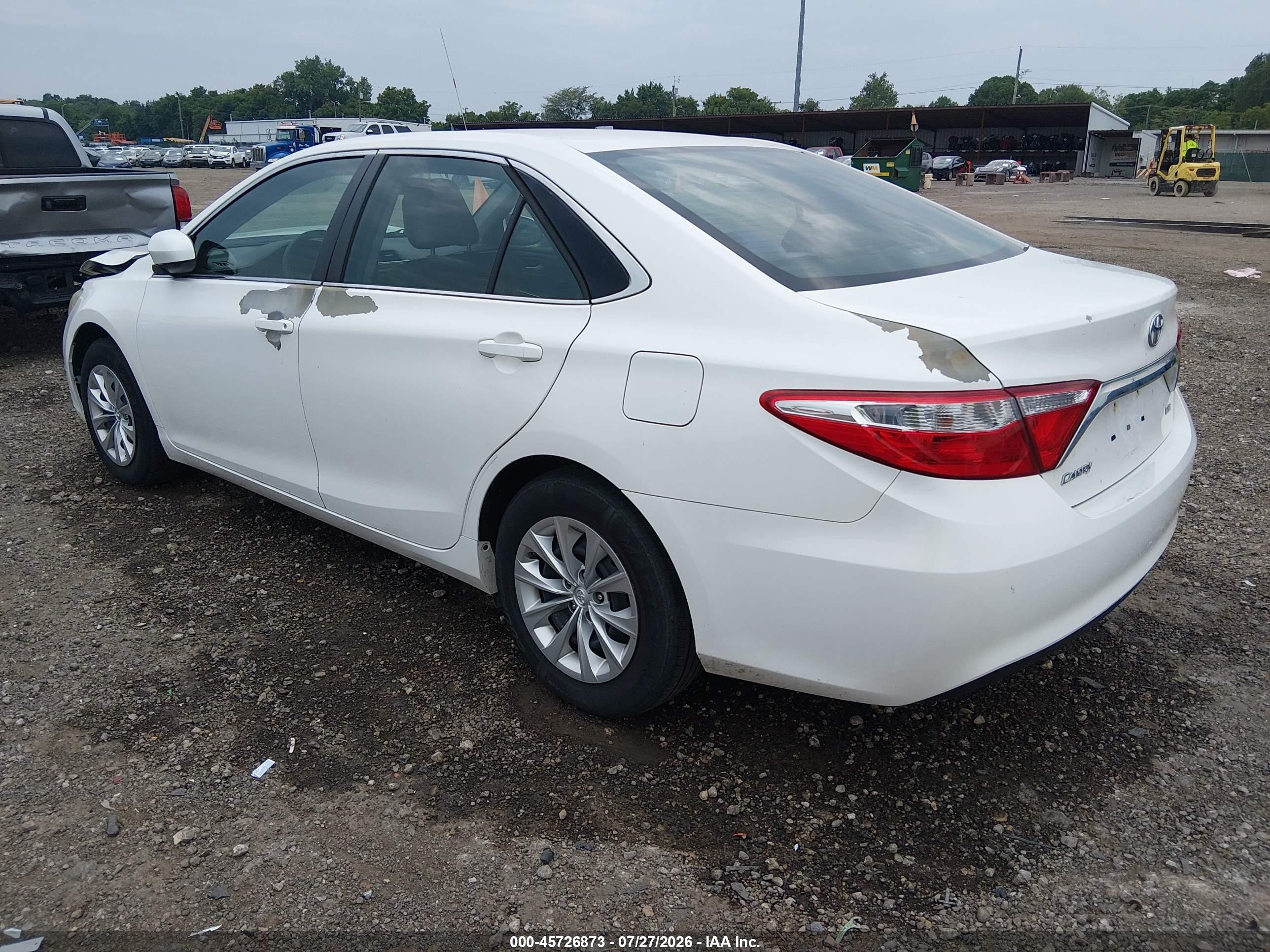 2015 Toyota Camry Le Белый vin: 4T4BF1FKXFR473235