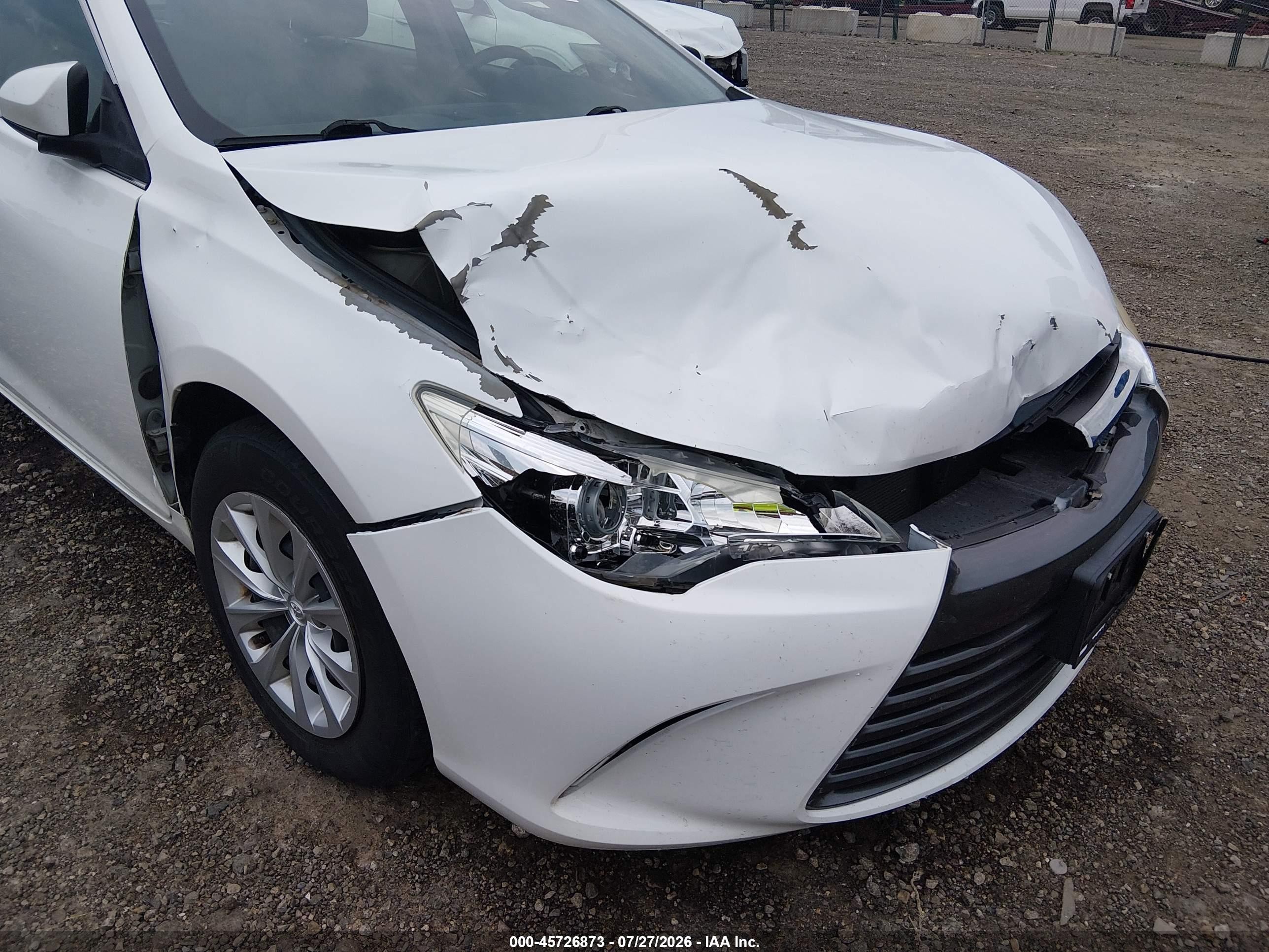 2015 Toyota Camry Le Белый vin: 4T4BF1FKXFR473235