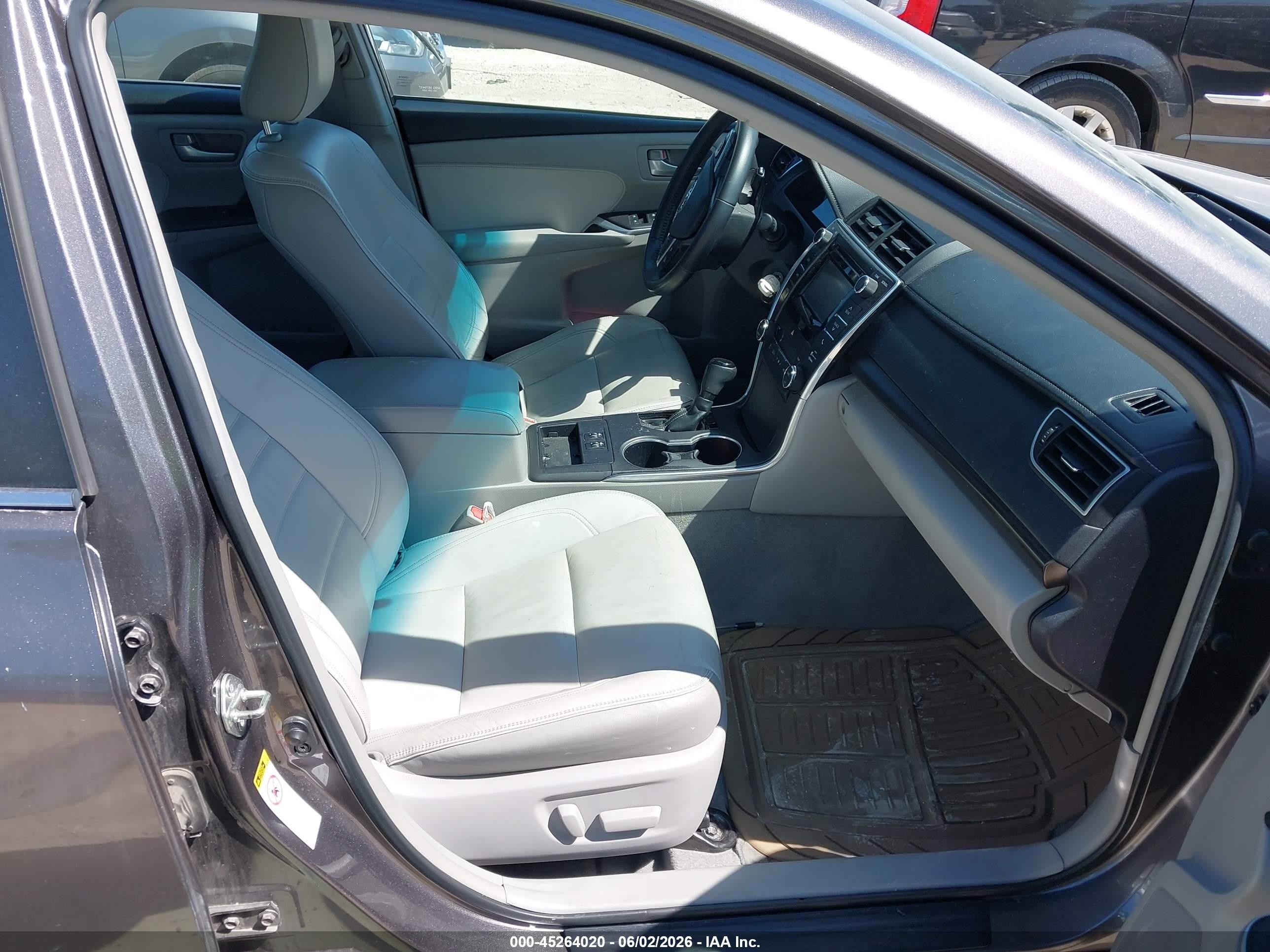 2015 Toyota Camry Xle Gray vin: 4T4BF1FKXFR480220