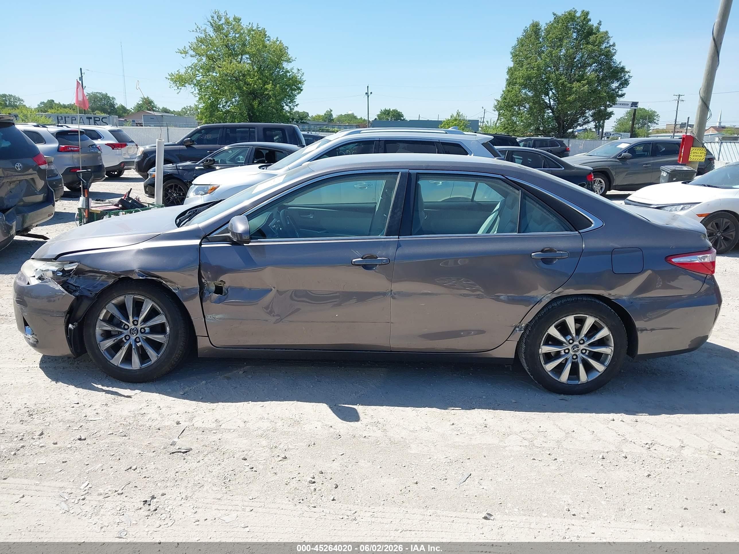 2015 Toyota Camry Xle Gray vin: 4T4BF1FKXFR480220