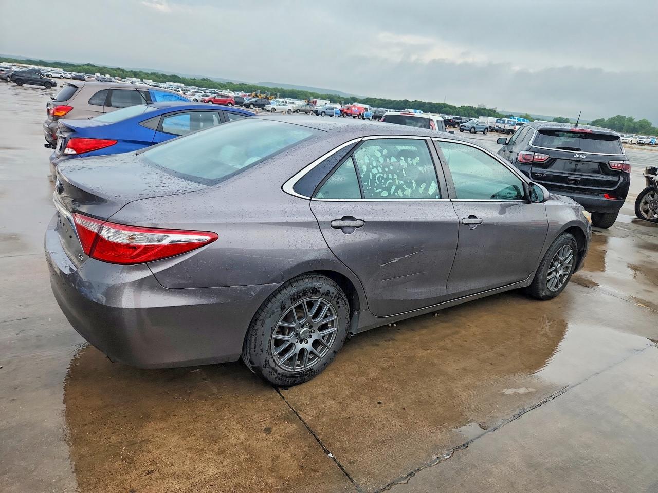 2015 Toyota Camry Le Серый vin: 4T4BF1FKXFR480802