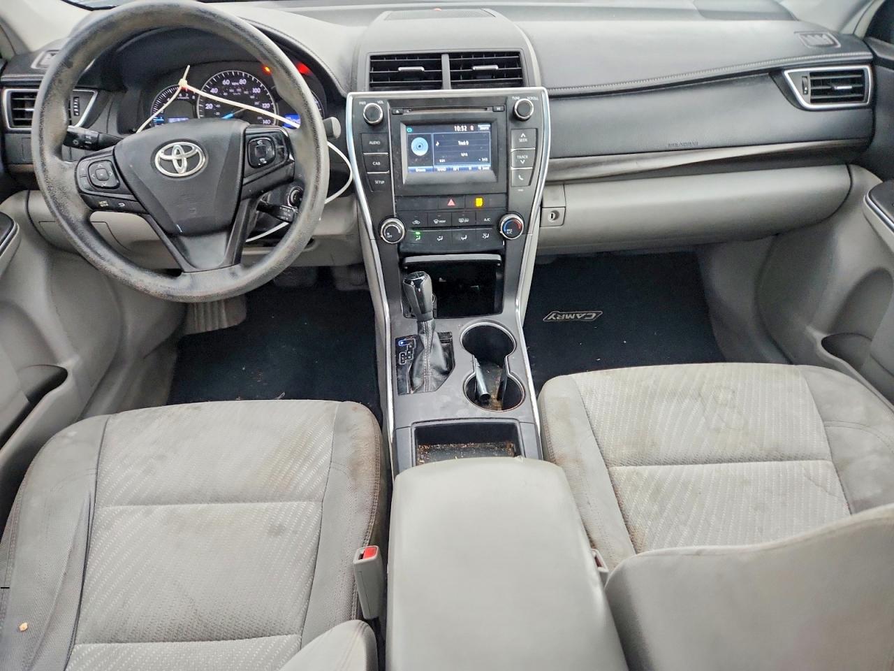 2015 Toyota Camry Le Серый vin: 4T4BF1FKXFR480802