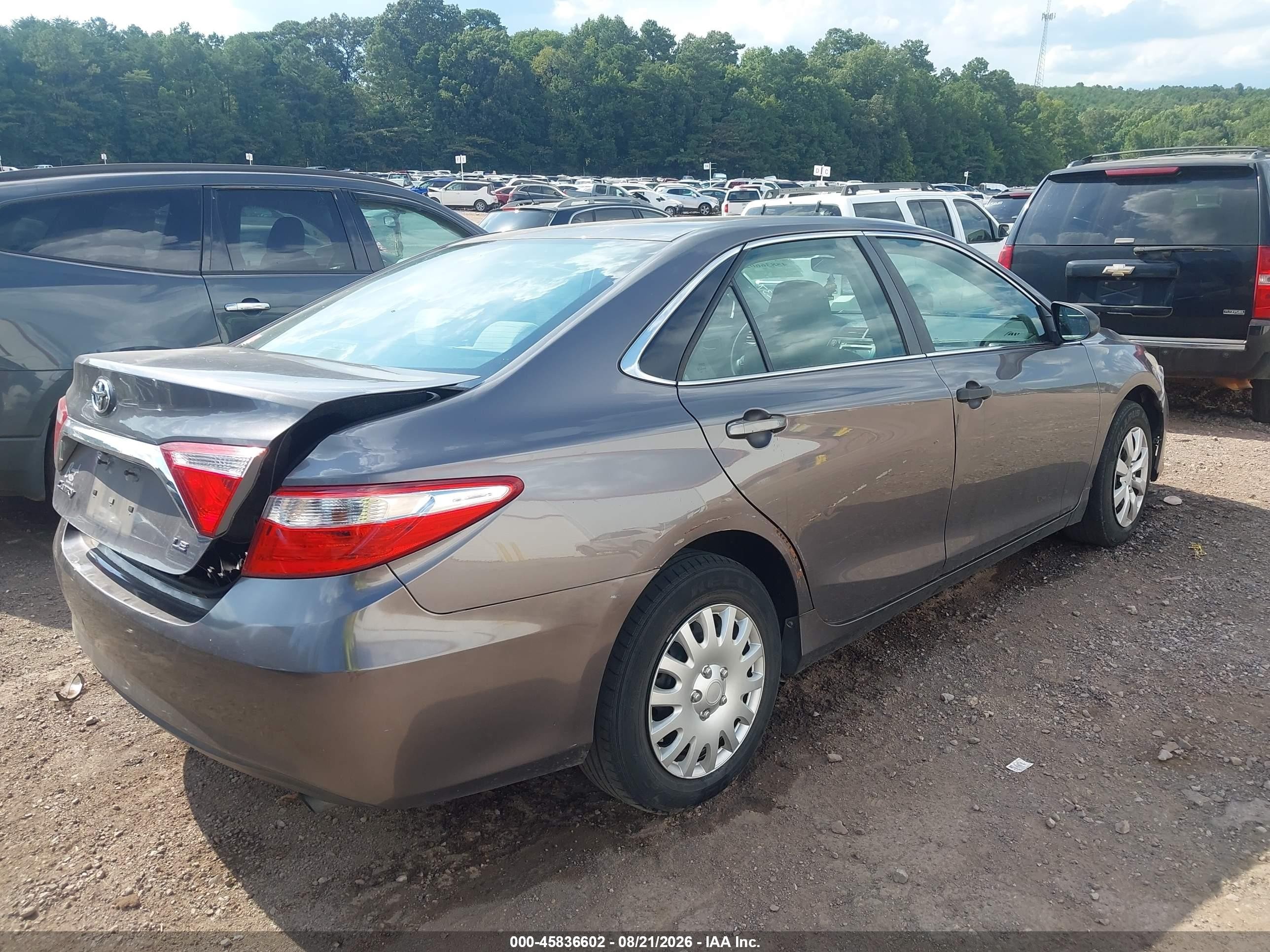 2015 Toyota Camry Le Gray vin: 4T4BF1FKXFR481237