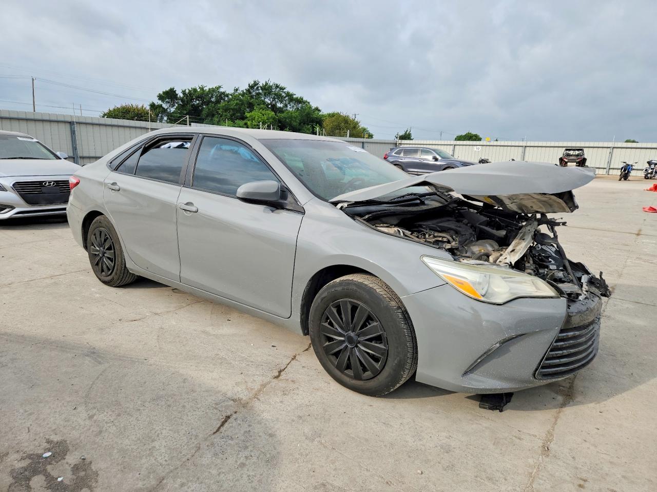 2015 Toyota Camry Le Gray vin: 4T4BF1FKXFR489144