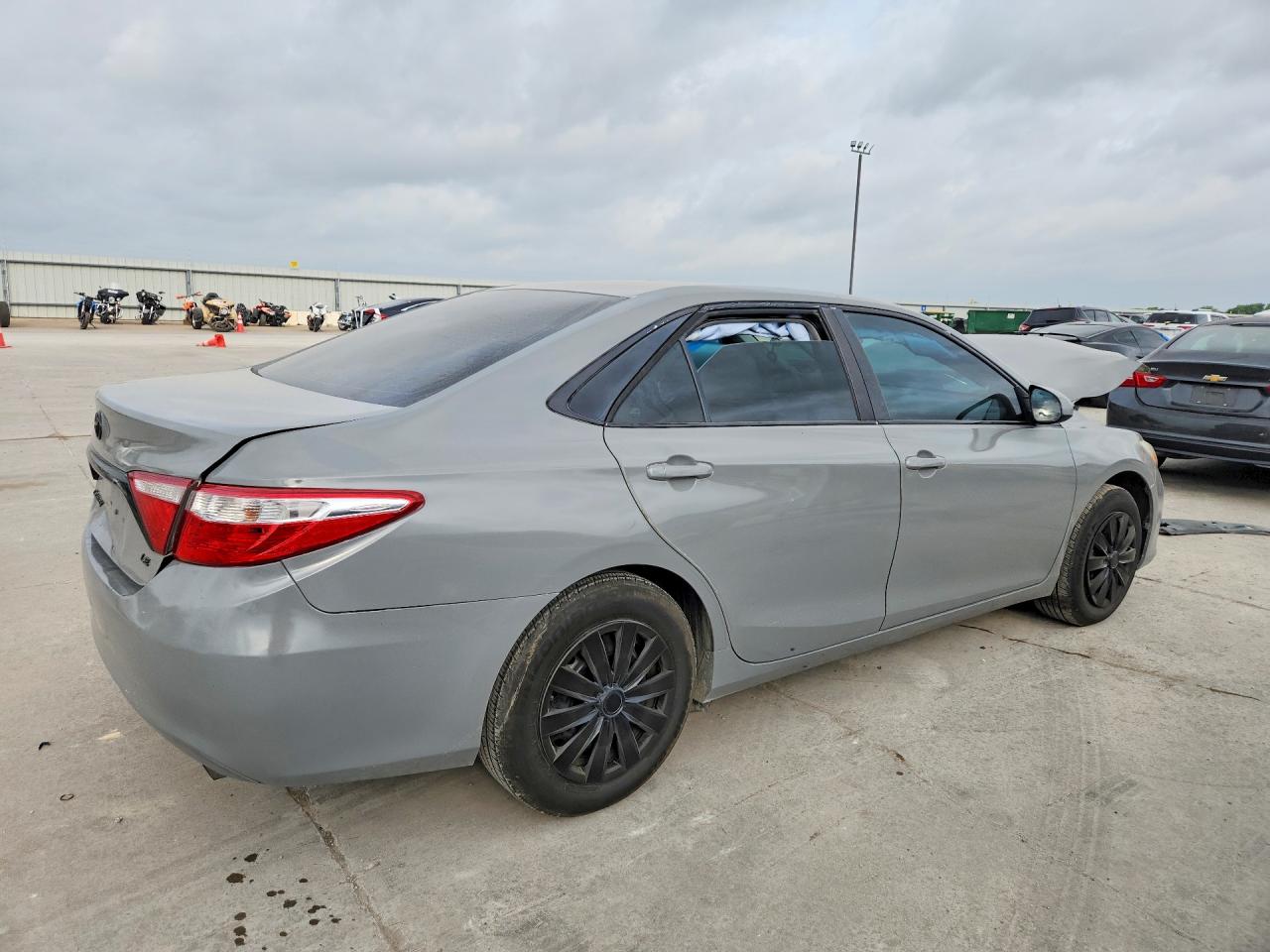 2015 Toyota Camry Le Gray vin: 4T4BF1FKXFR489144