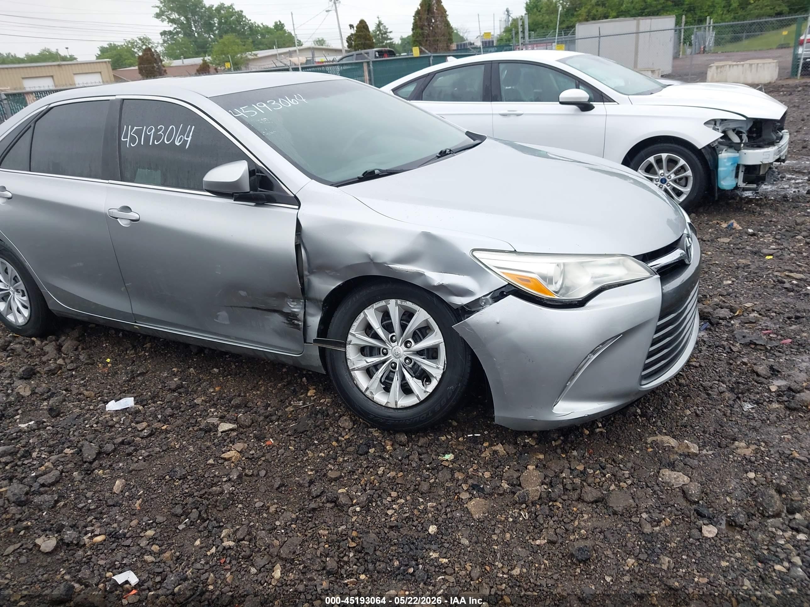 2015 Toyota Camry Le Silver vin: 4T4BF1FKXFR490830