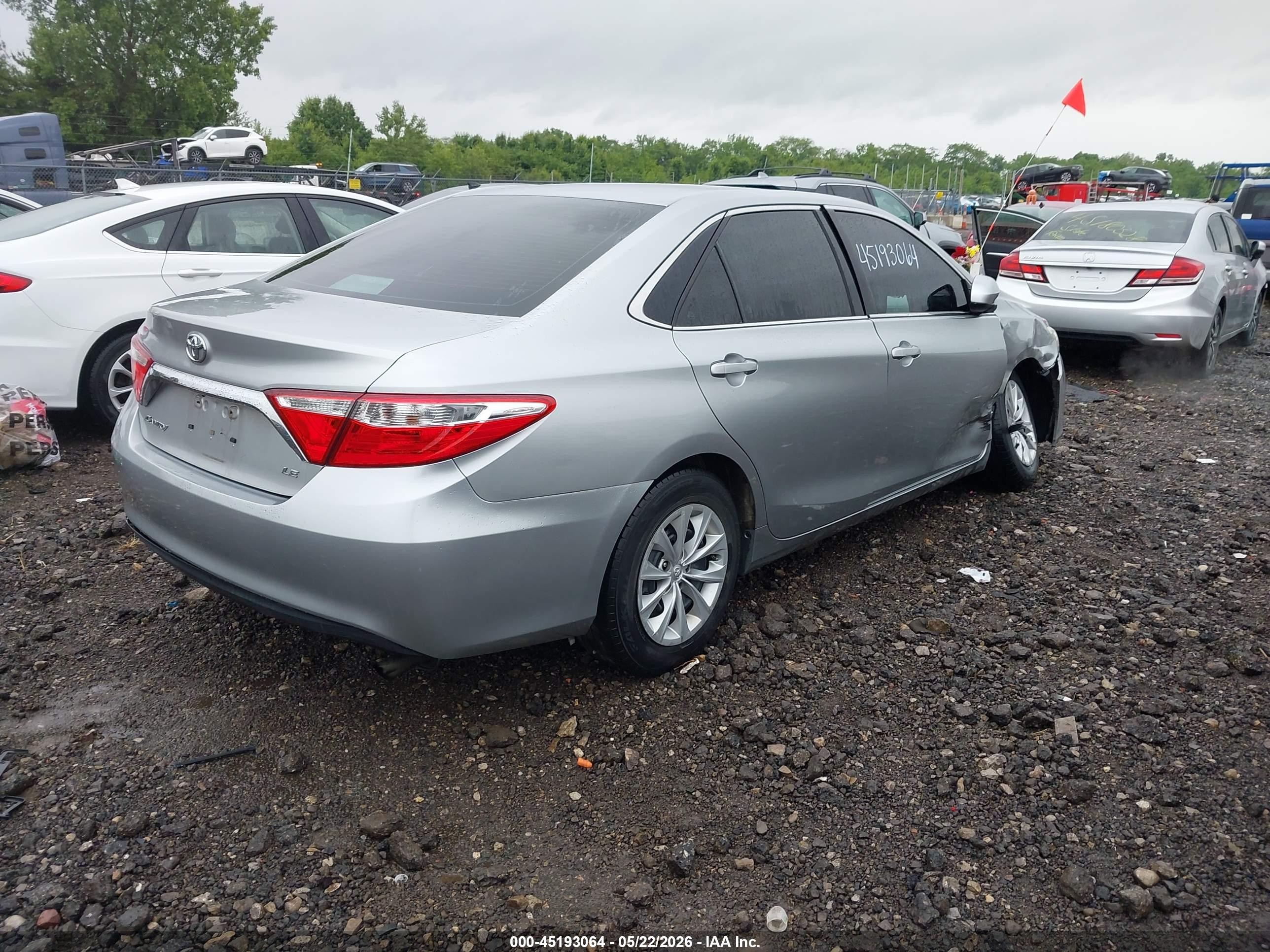 2015 Toyota Camry Le Silver vin: 4T4BF1FKXFR490830