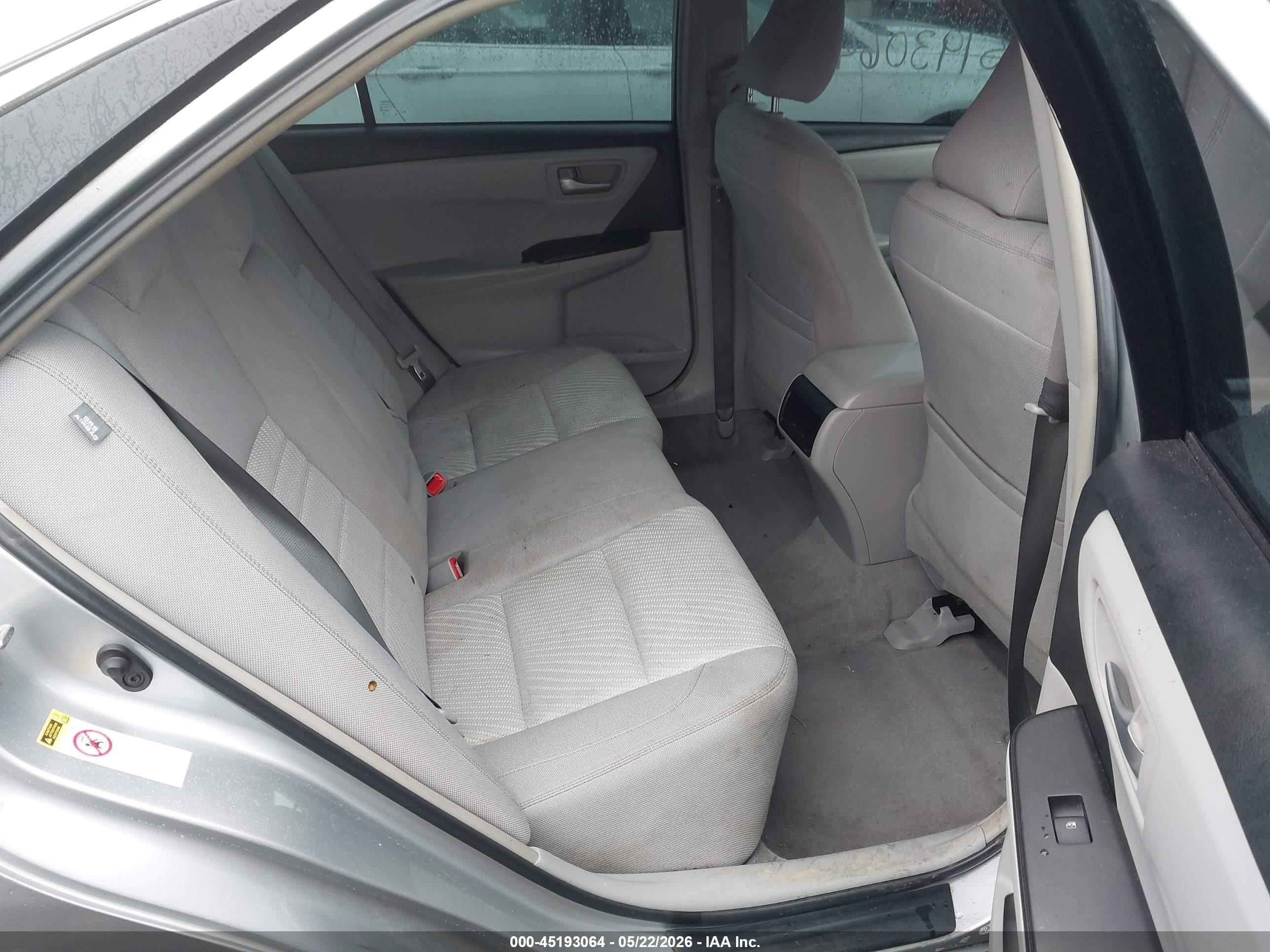 2015 Toyota Camry Le Silver vin: 4T4BF1FKXFR490830