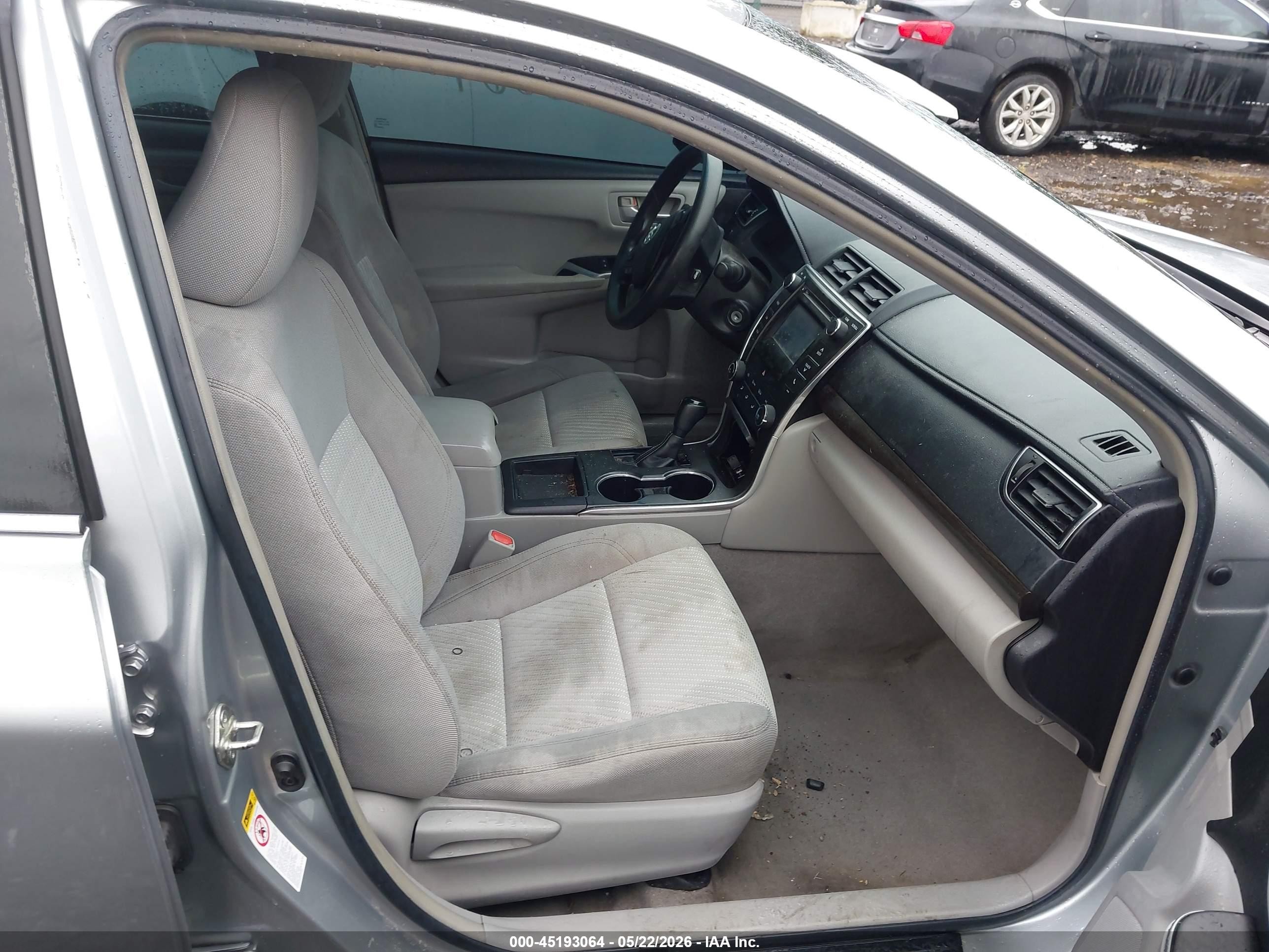 2015 Toyota Camry Le Silver vin: 4T4BF1FKXFR490830