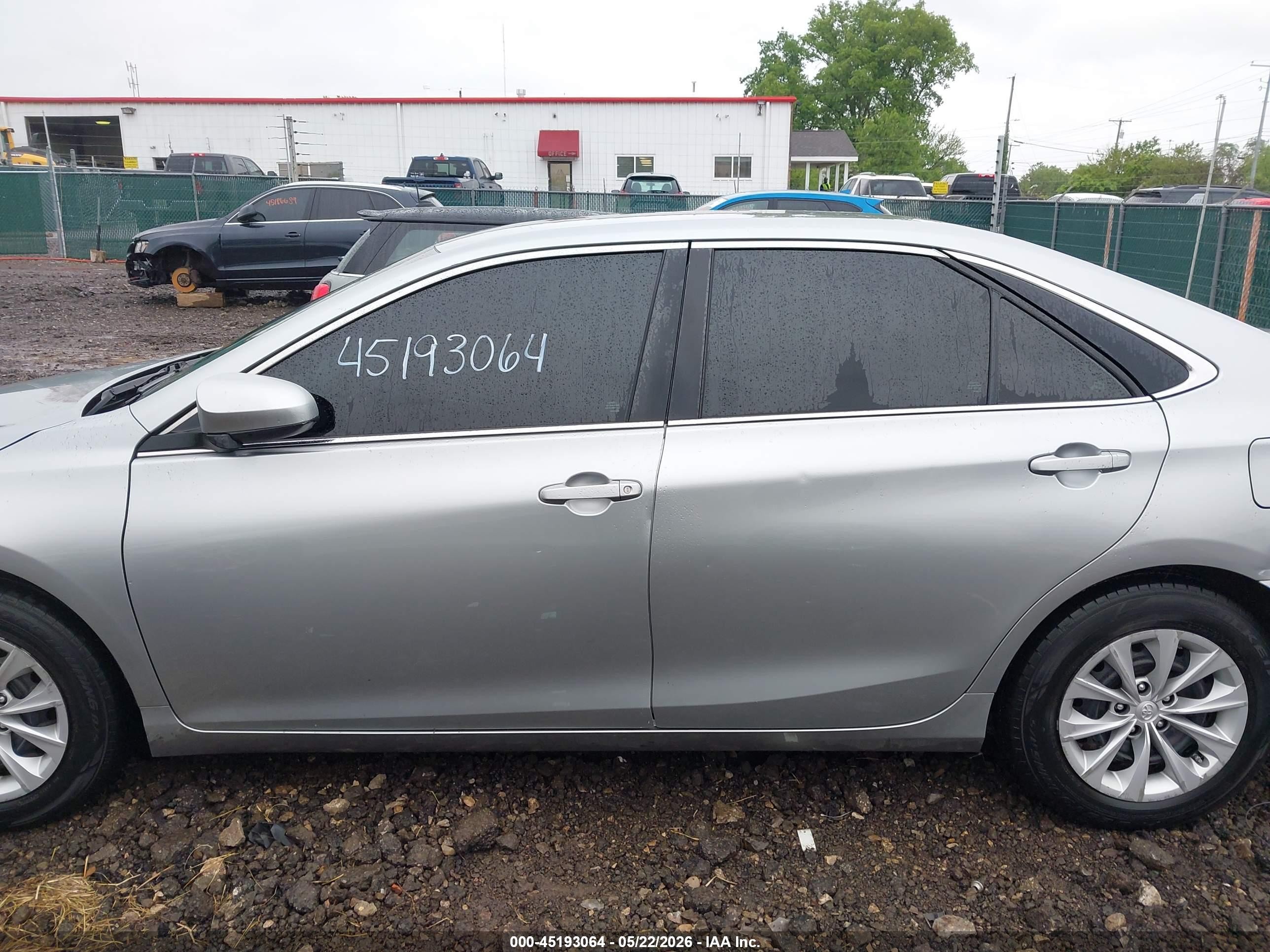 2015 Toyota Camry Le Silver vin: 4T4BF1FKXFR490830