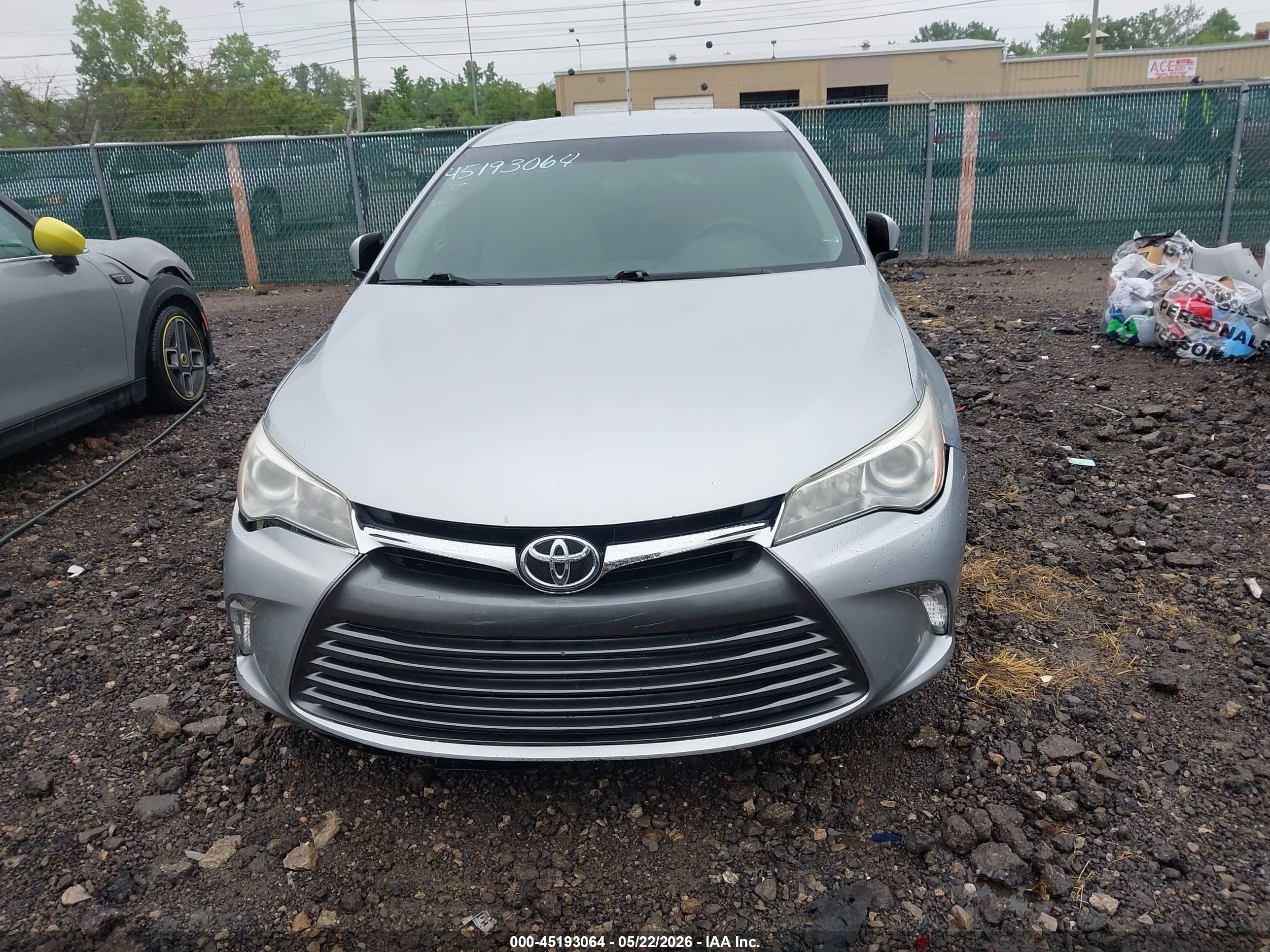 2015 Toyota Camry Le Silver vin: 4T4BF1FKXFR490830