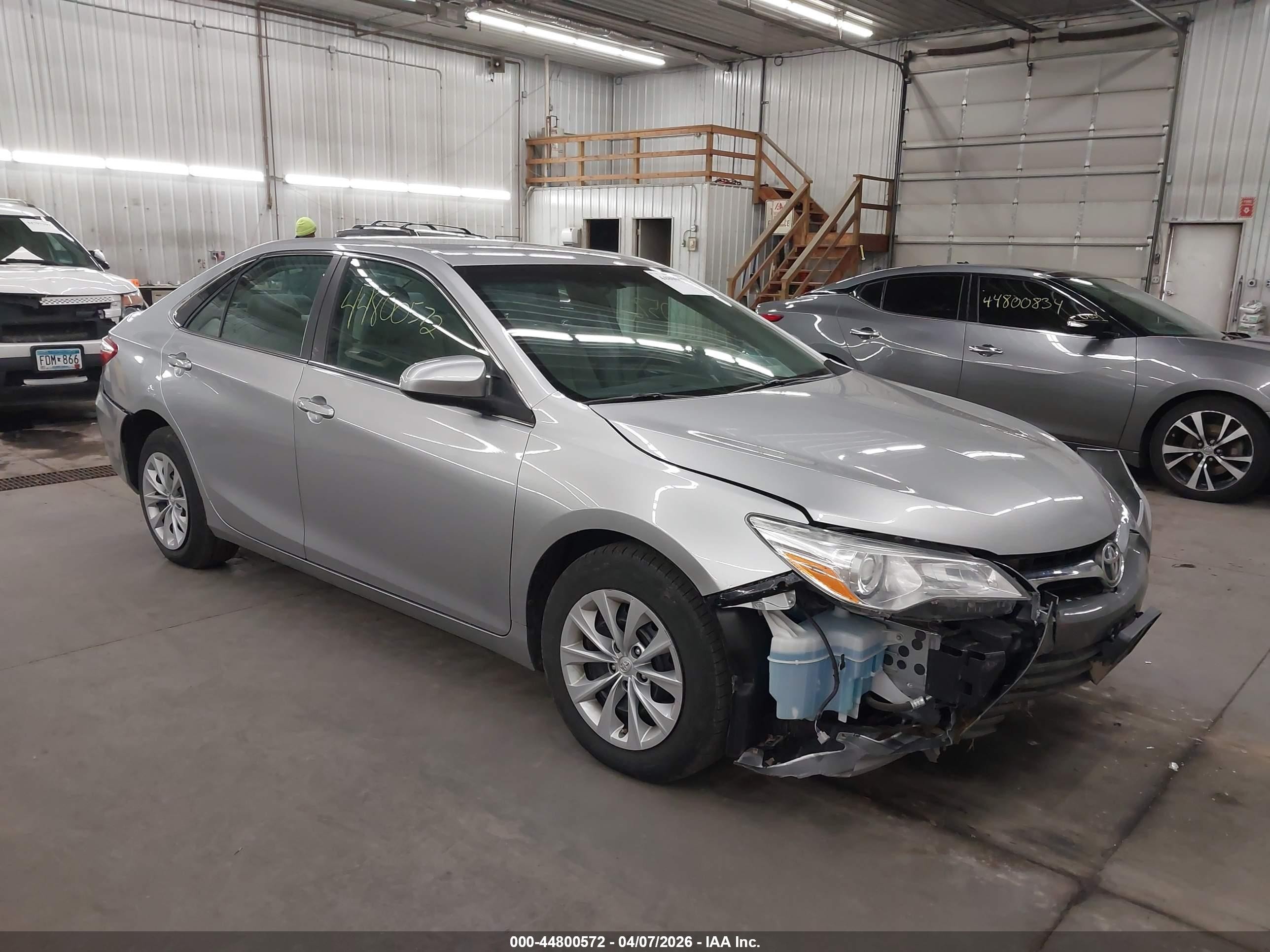 2015 Toyota Camry Le Silver vin: 4T4BF1FKXFR501597
