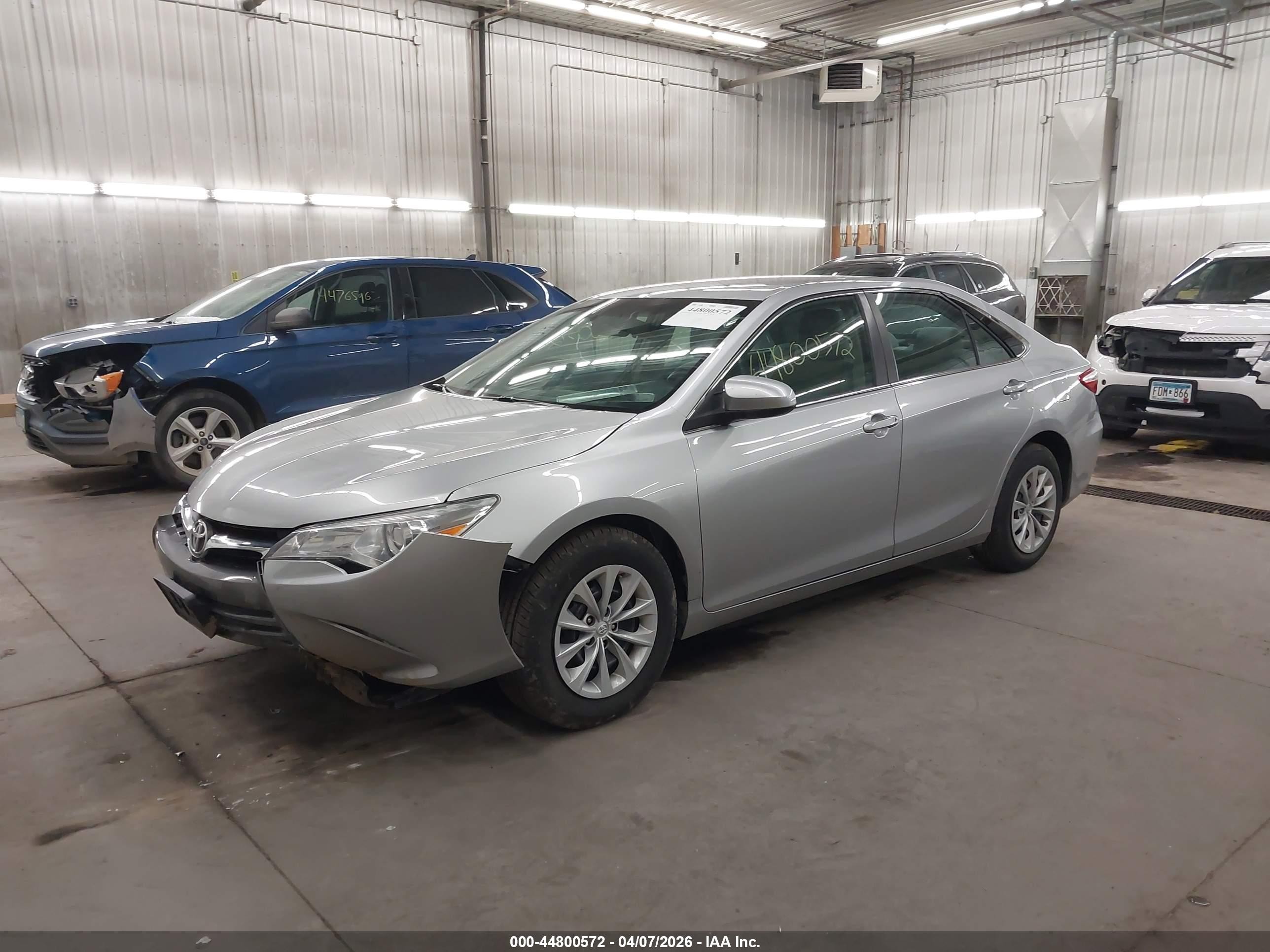 2015 Toyota Camry Le Silver vin: 4T4BF1FKXFR501597